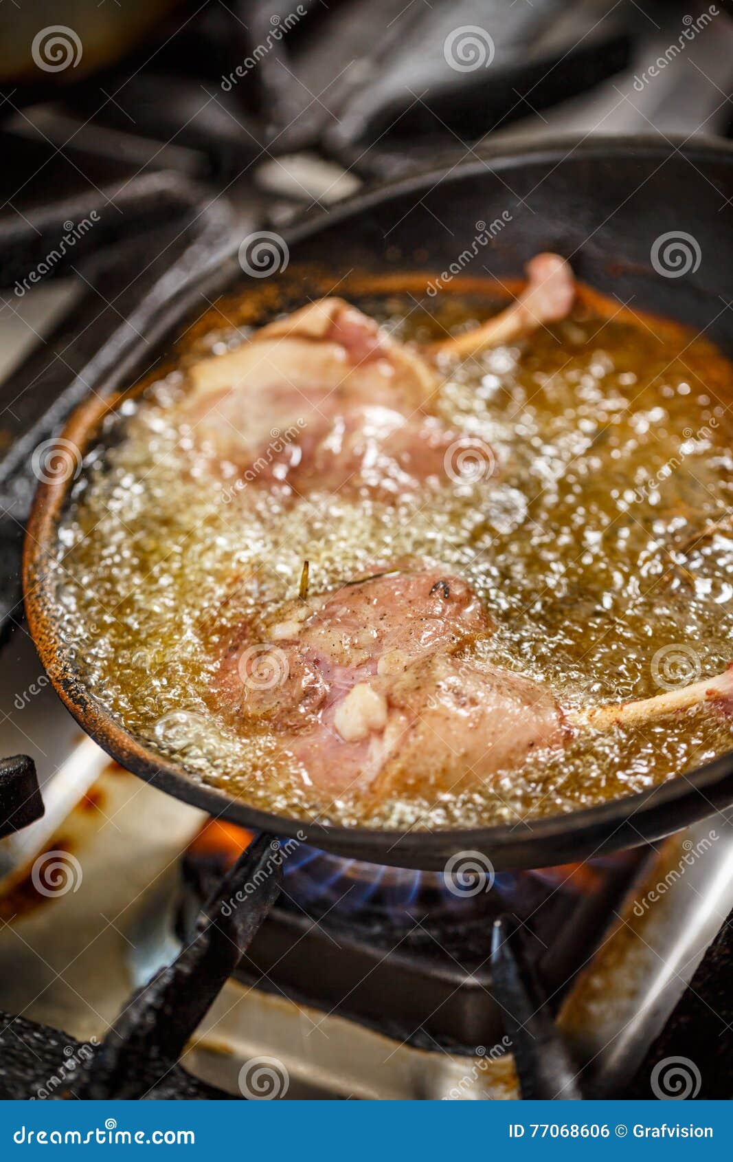 Frittura Delle Gambe Dell Anatra Fotografia Stock Immagine Di Bacchette Pasto 77068606