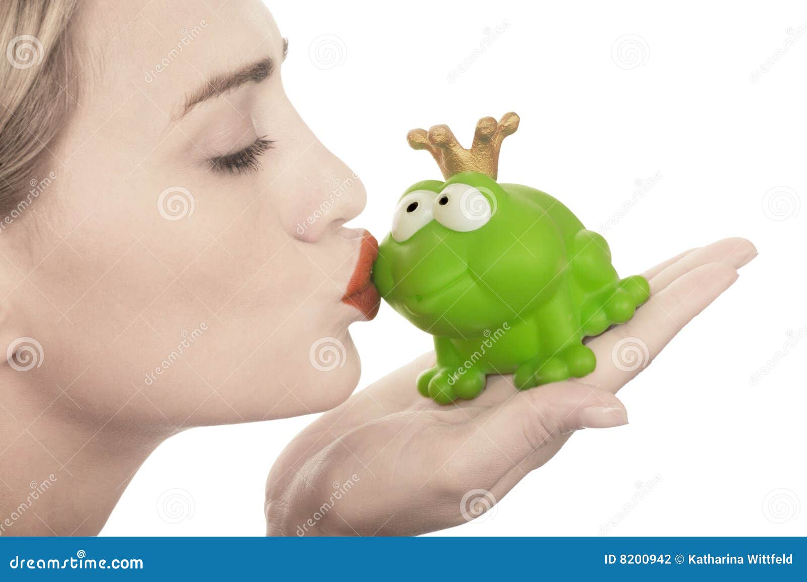 frog price being kissed by a beautiful lady