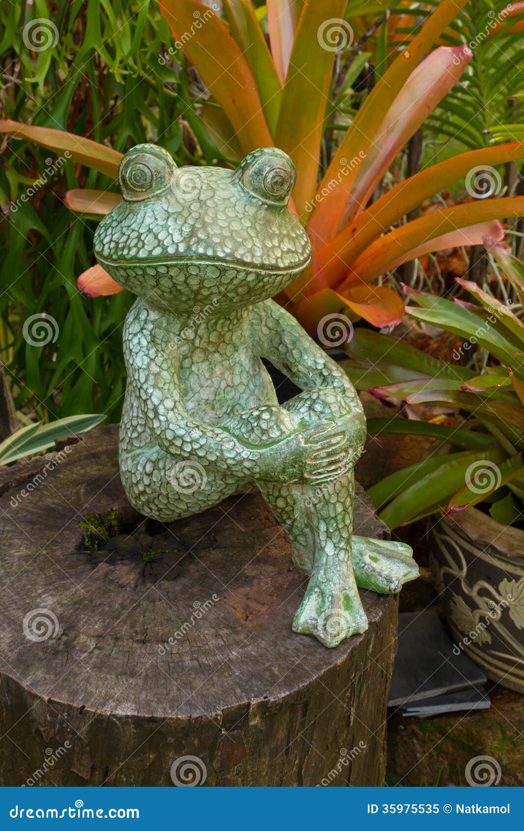 Frog Sculpture stock image. Image of outdoor, garden 35975535