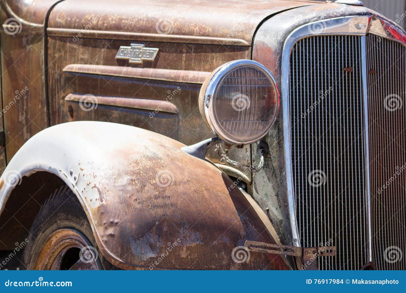 Front end of classic car editorial stock image. Image of arizona - 76917984