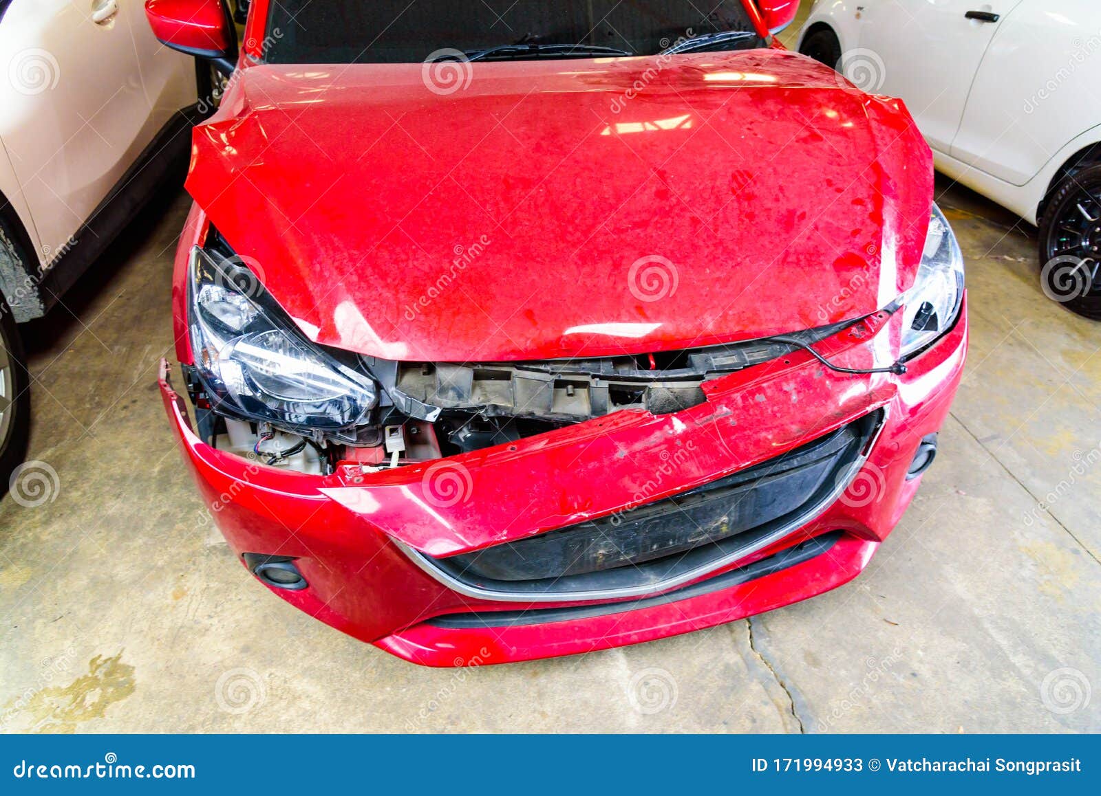Front of Red Car Get Accident Hit the until Crash Stock of crash, collision: 171994933