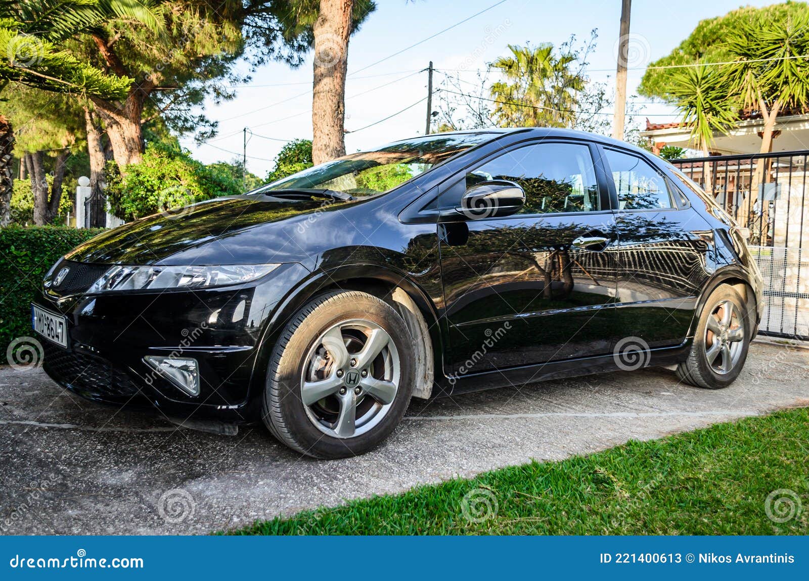 Front View Of A Black Honda Civic Special Edition 2010 Parked In The ...