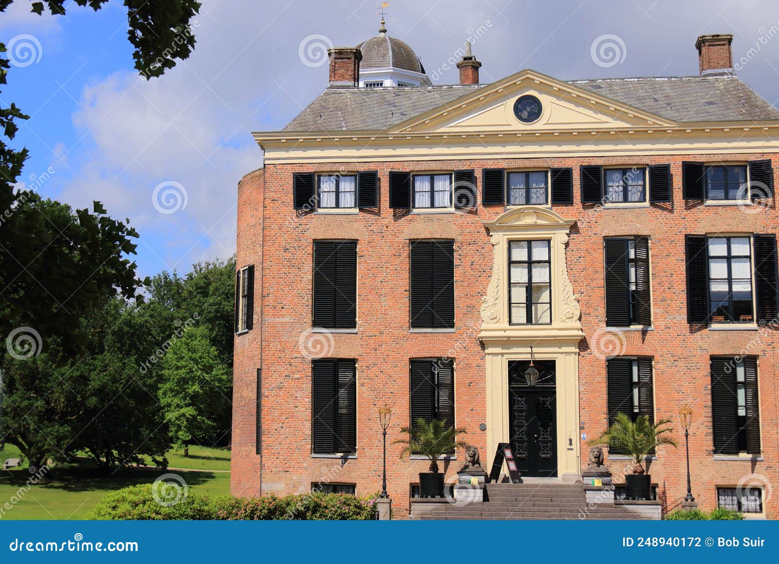 front view of dutch castle rosendael