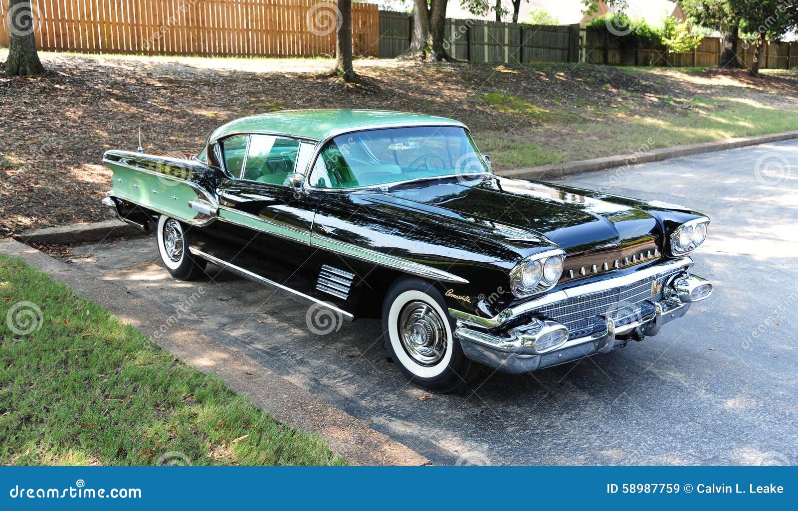 Bonneville, 1958 Pontiac Front View Editorial Stock Image - Image of ...