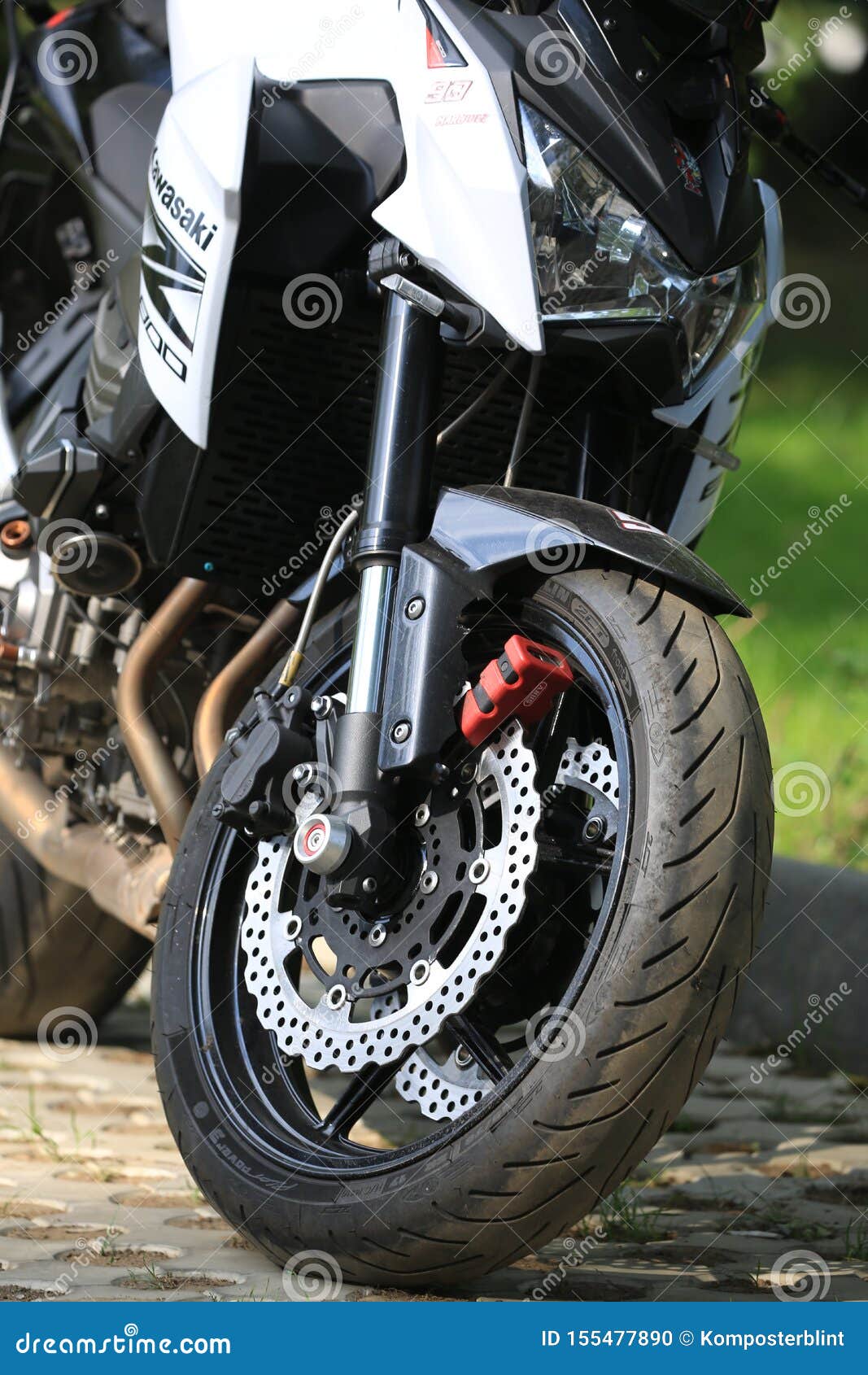 Front Wheel and Headlight of Motorcycle Kawasaki Z800 a Sunny Day, Up Editorial Image - of motorcycle, leningrad: 155477890