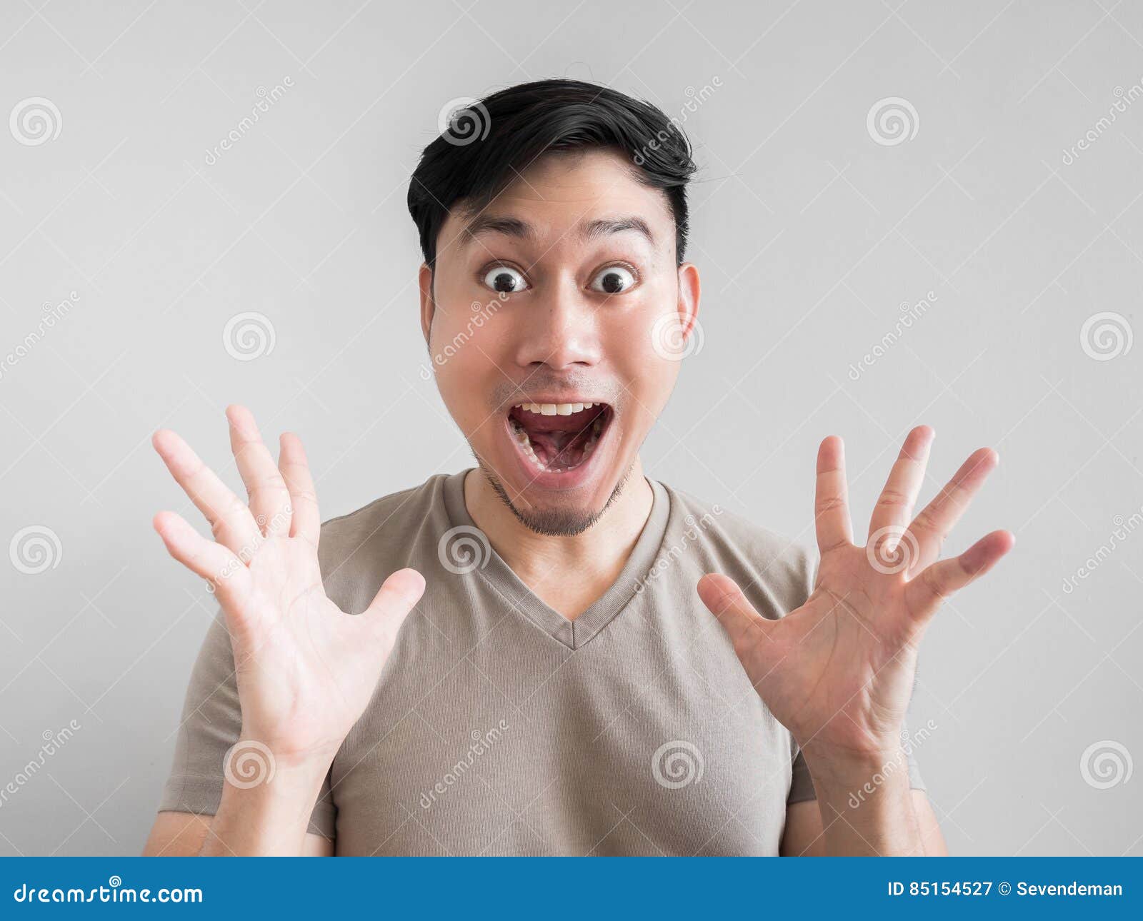 Fronte Di Sorpresa Ed Eccessivamente Di Scossa Dell'uomo Immagine Stock