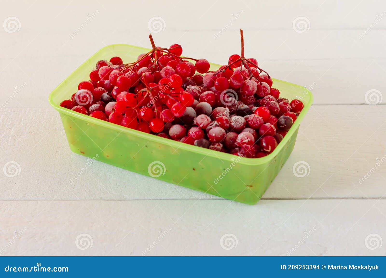 Frozen Cranberries. Frozen Organic Berries for Desserts and Bakery