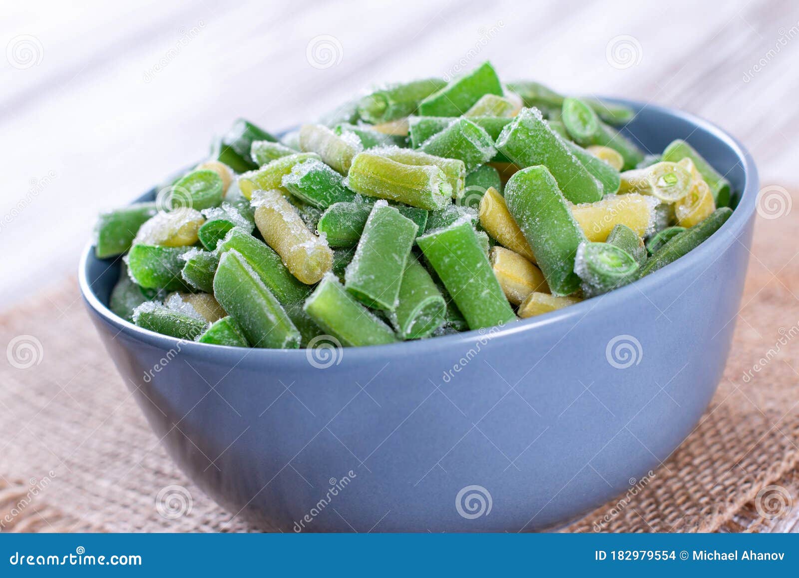 Frozen green beans in bowl stock photo. Image of fresh 182979554