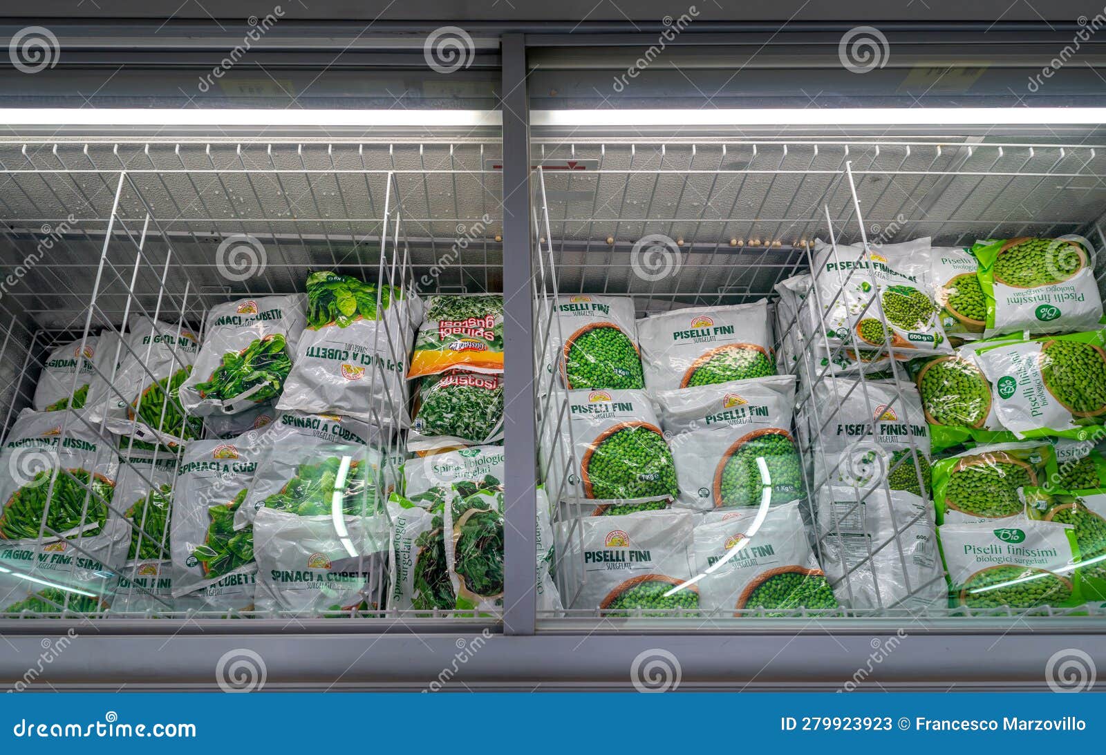 Frozen Peas, Green Beans and Spinach Packed in Refrigerated Counter
