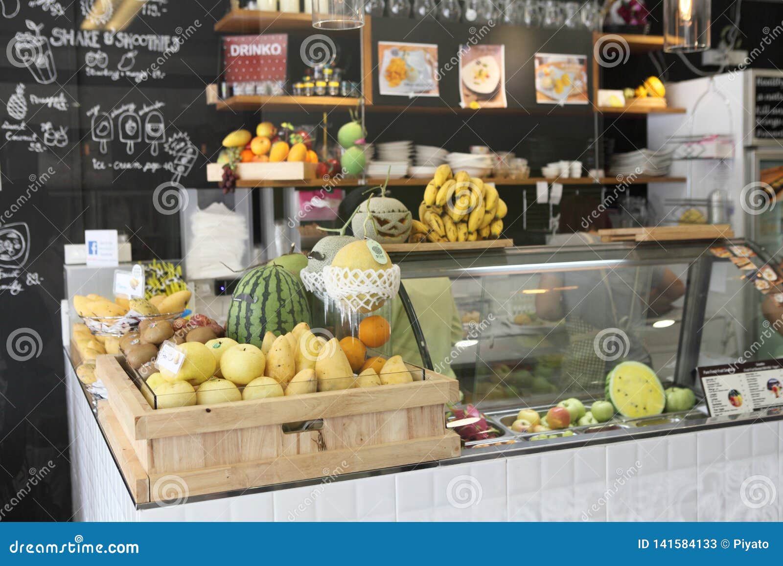 Fruit juice restaurant stock image. Image of juice, cocktails 141584133