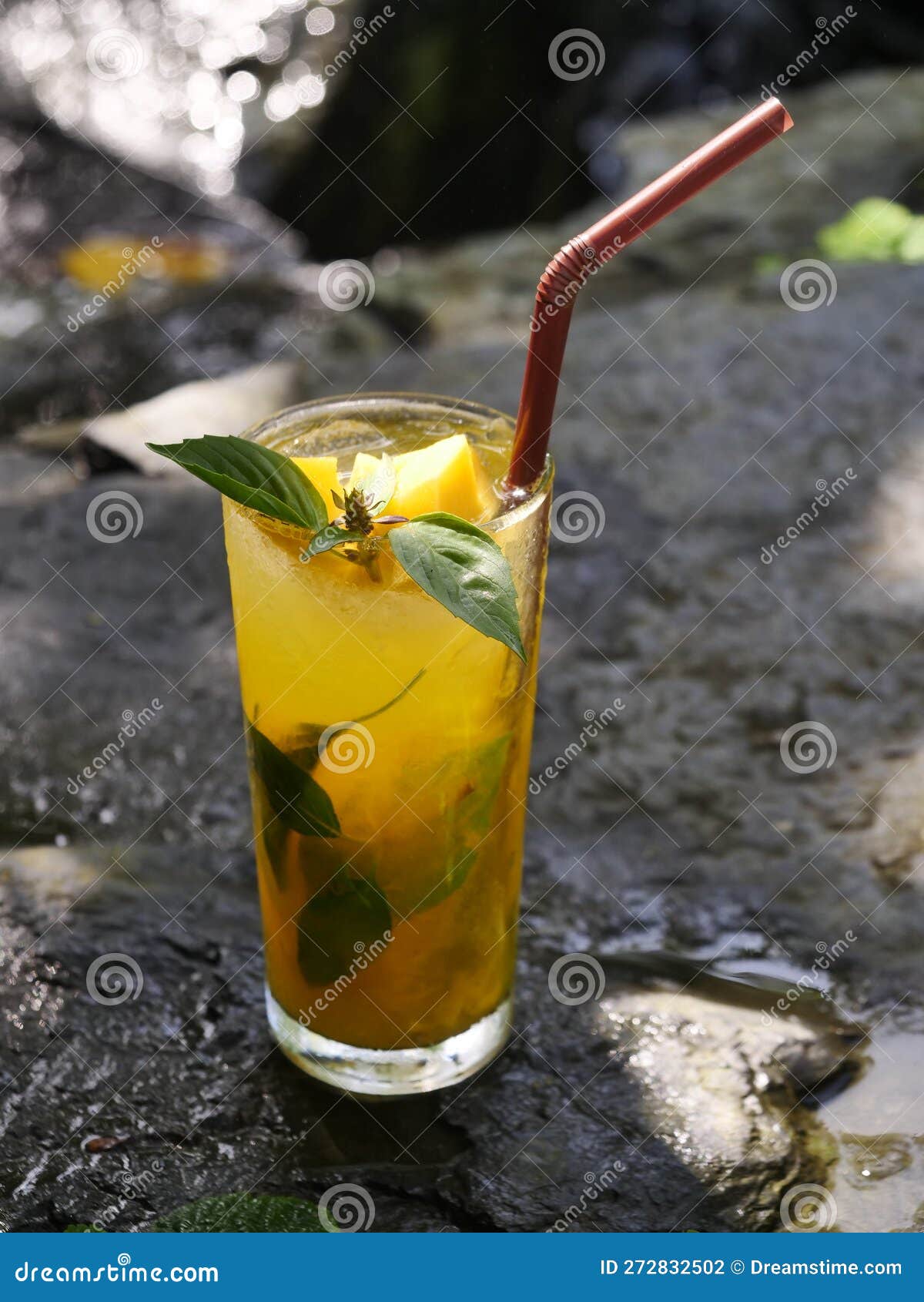 Fruit Juice, Fruit Smoothie, Fruit Juice, Fruit Juice in Glass Placed