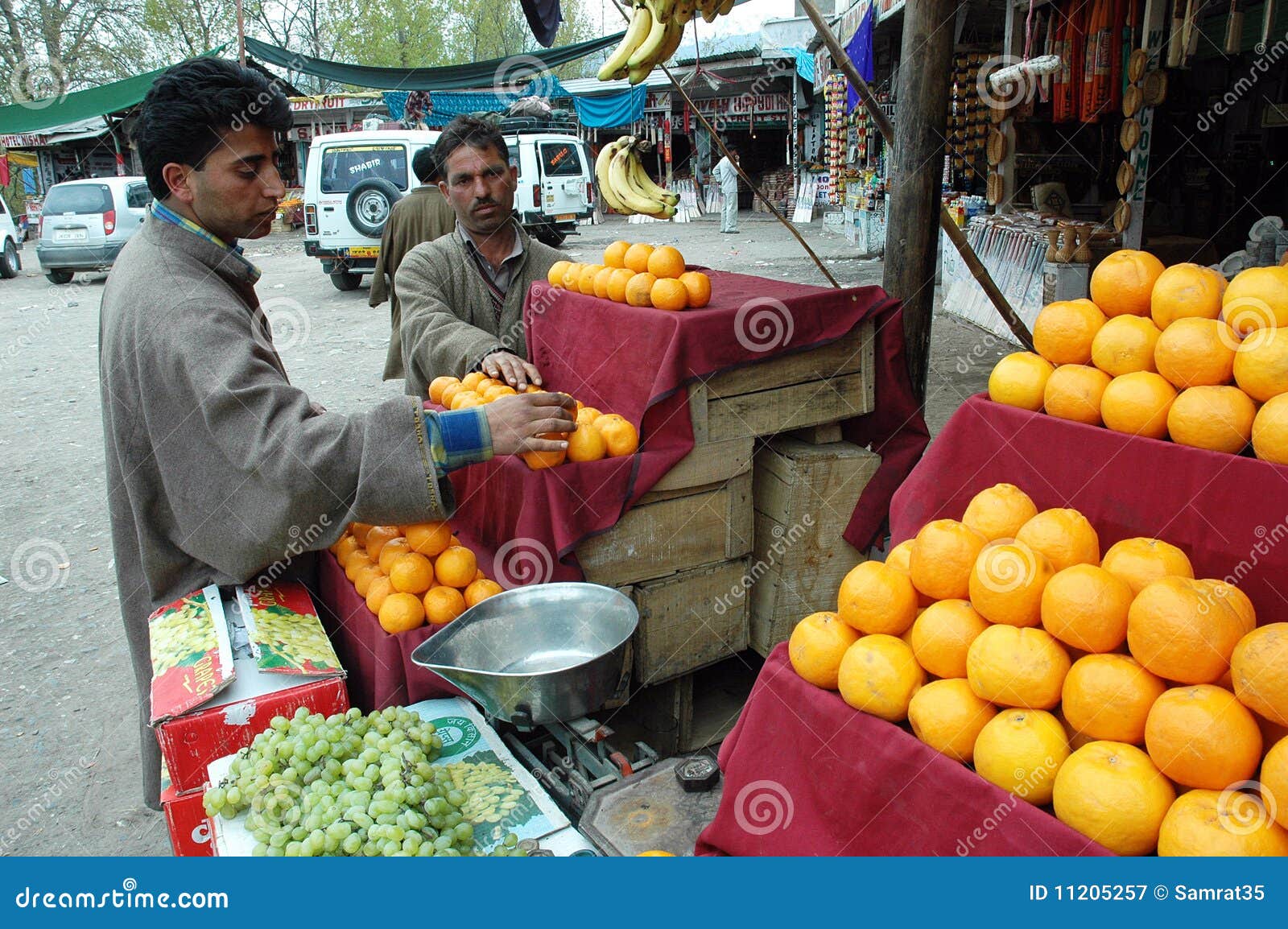 Fruit market in kashmir. editorial photography. Image of aria 11205257
