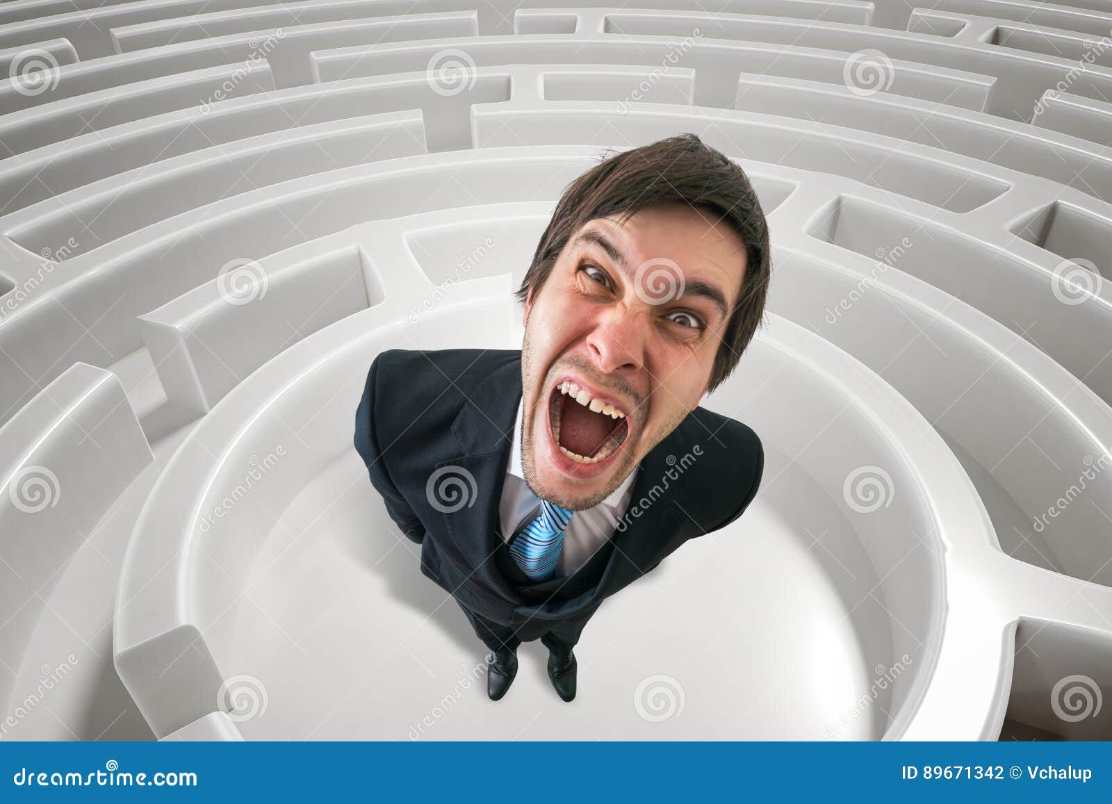 Man in the maze hi-res stock photography and images - Alamy