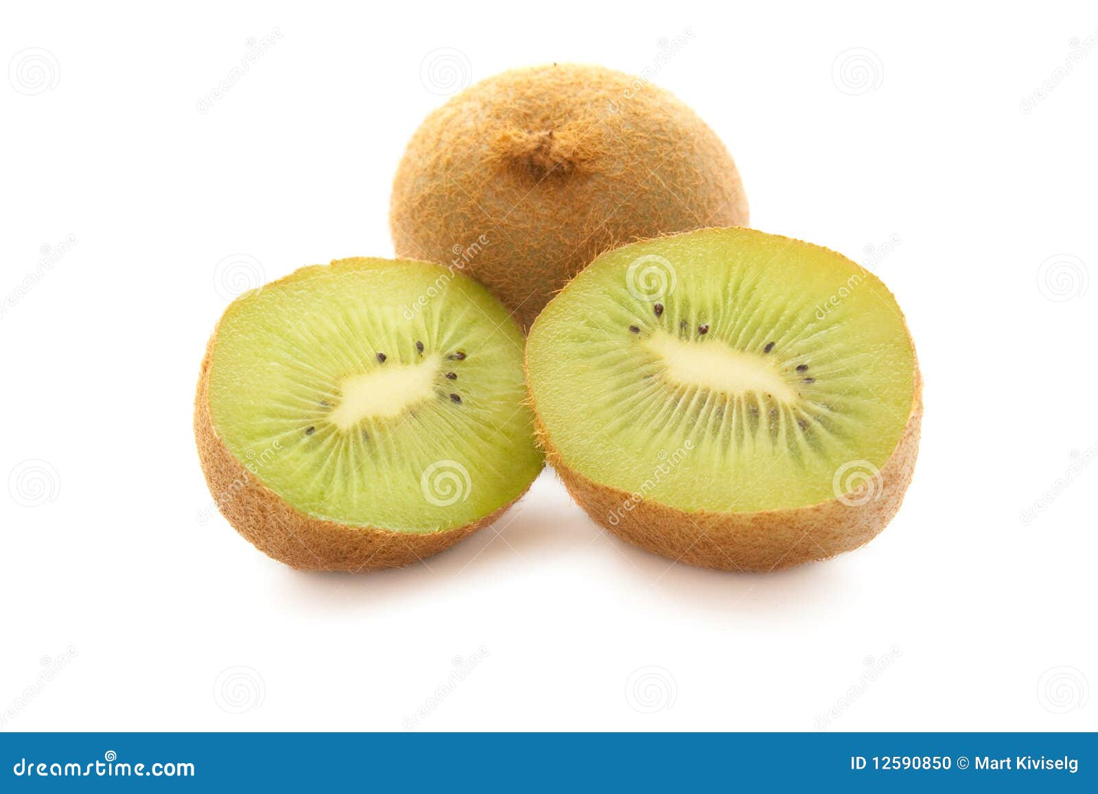 Fruta de kiwi. Kiwi con las rebanadas aisladas en el fondo blanco