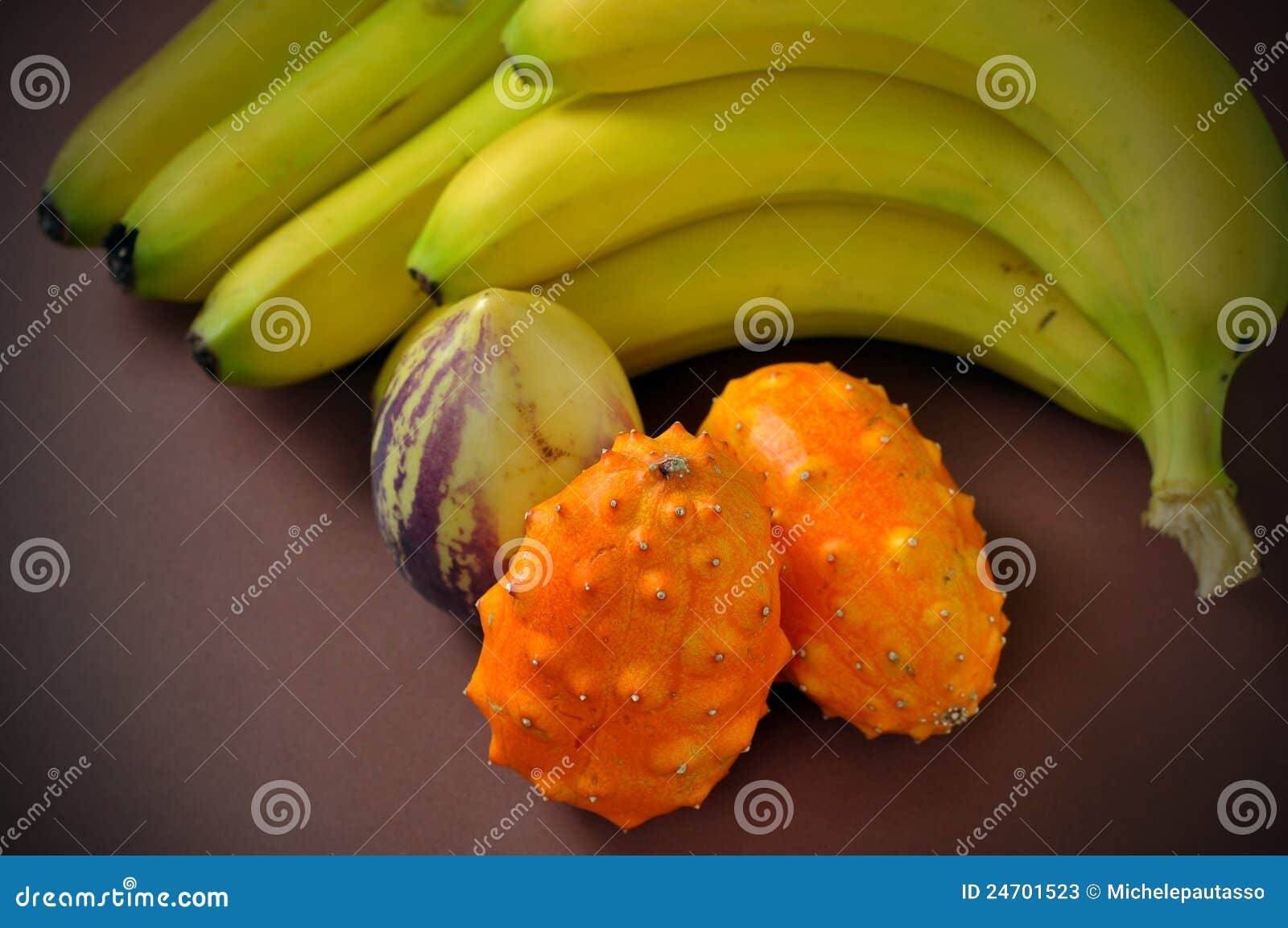 fruta del paraiso with bananas