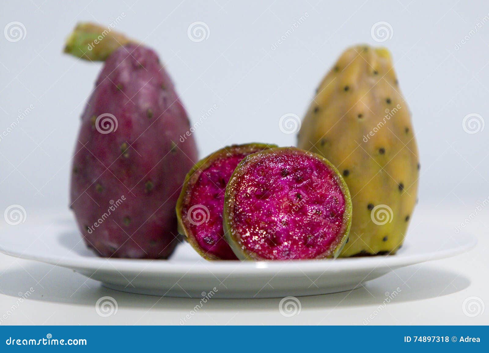 Fruta do cacto foto de stock. Imagem de plantas, suco 74897318