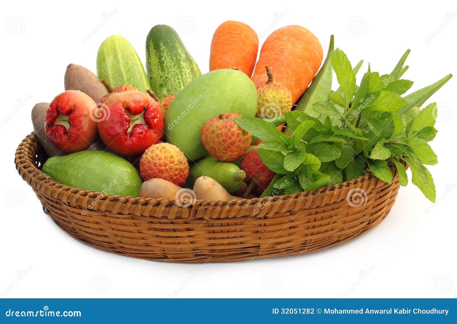 Frutas E Legumes Tropicais Numa Cesta Foto de Stock - Imagem de dieta,  maduro: 32051282, image size:1600x1136