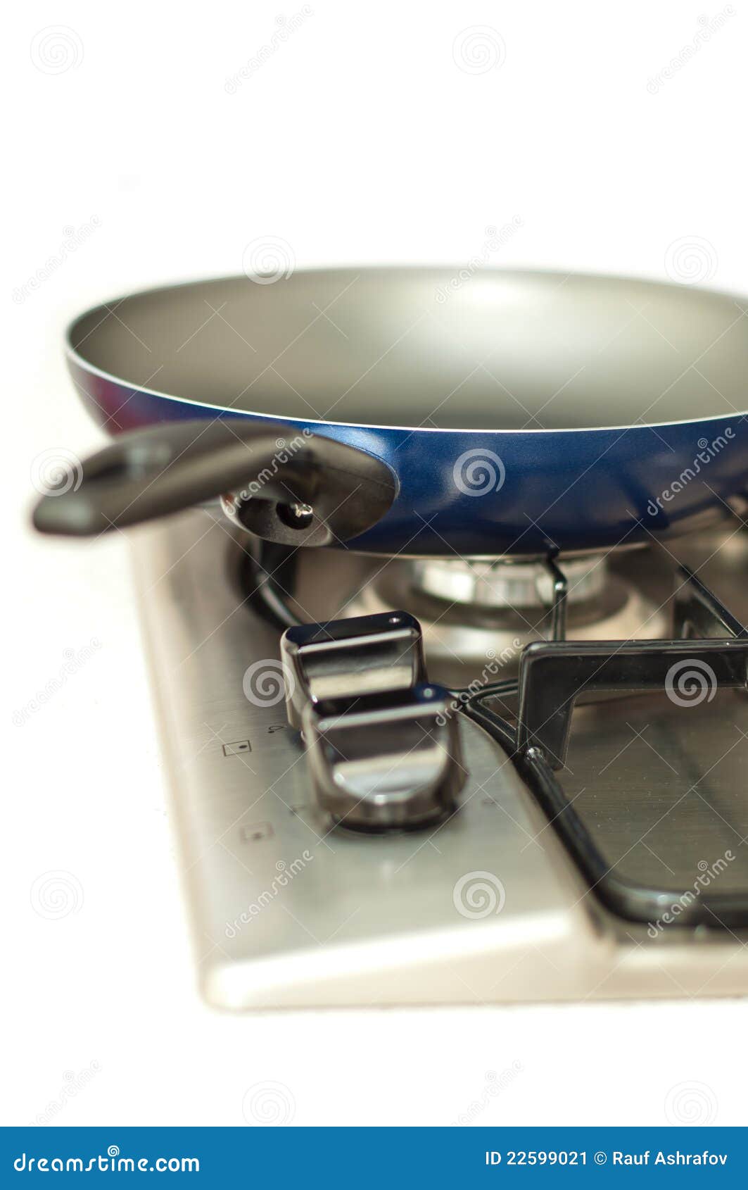 Frying pan on a stove stock image. Image of frypan, white 22599021