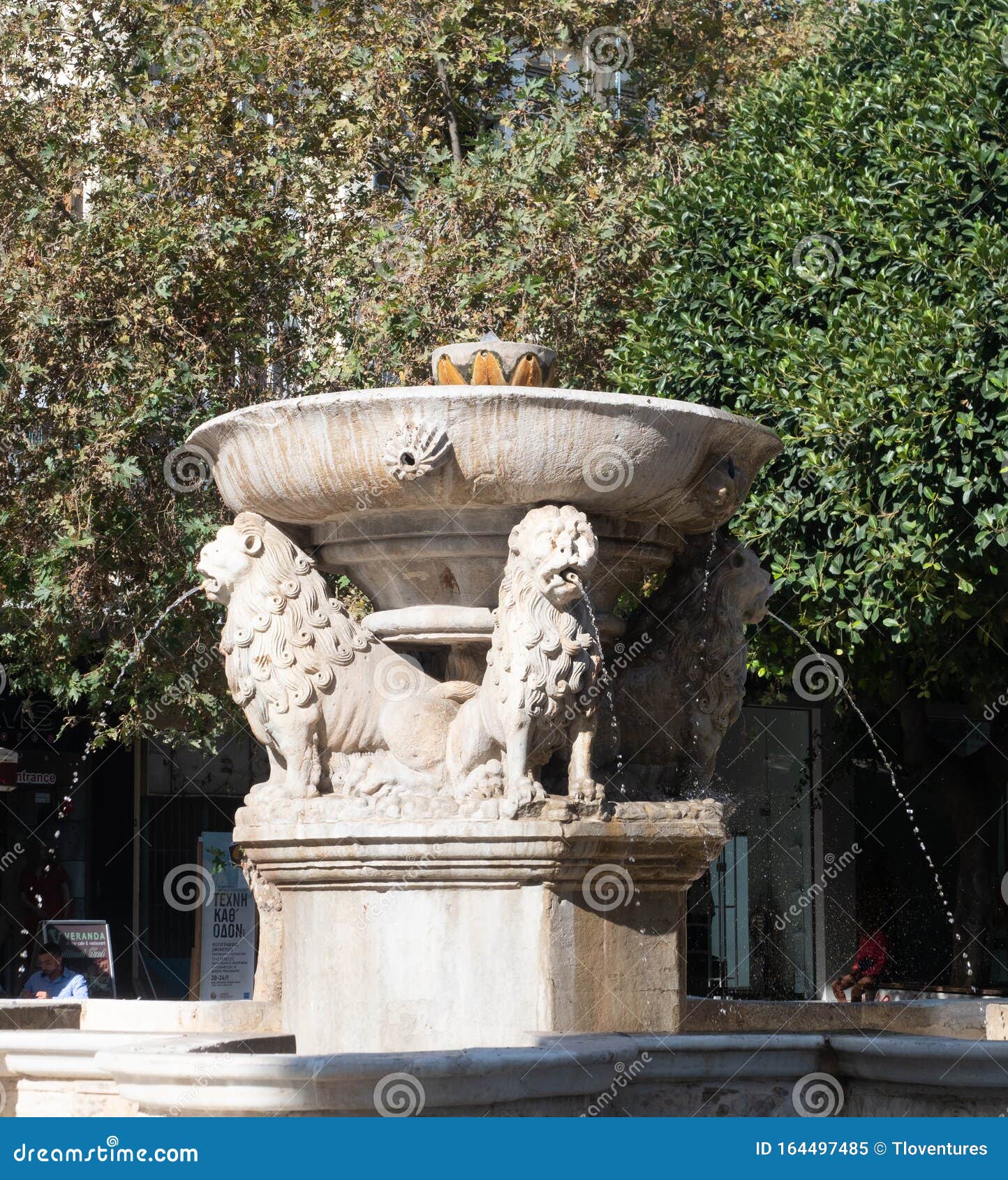 Fuente Morosini En La Plaza De Los Leones Creta De Heraclión Imagen  editorial - Imagen de escena, leones: 164497485