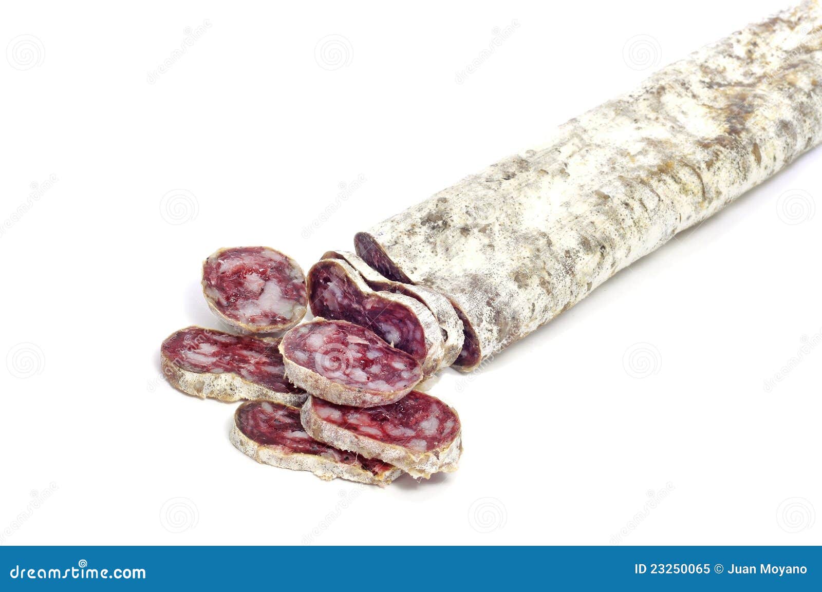 Fuet, salami espagnol image stock. Image du isolement 23250065