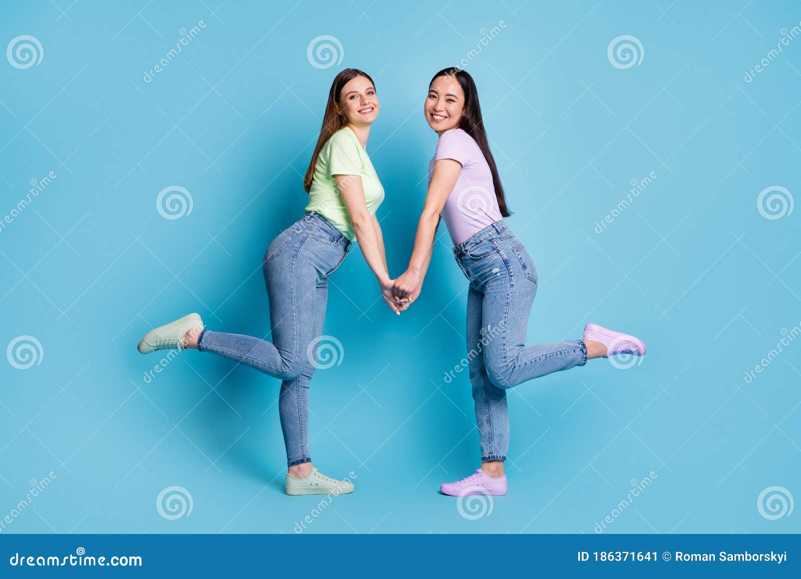 Two Skinny Lesbians