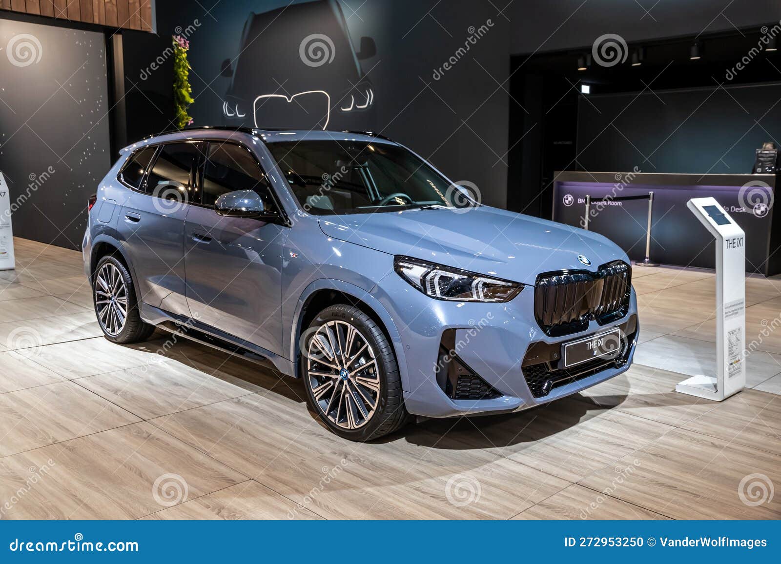 https://thumbs.dreamstime.com/z/full-electric-bmw-ix-u-bev-car-presented-brussels-autosalon-european-motor-show-belgium-january-272953250.jpg