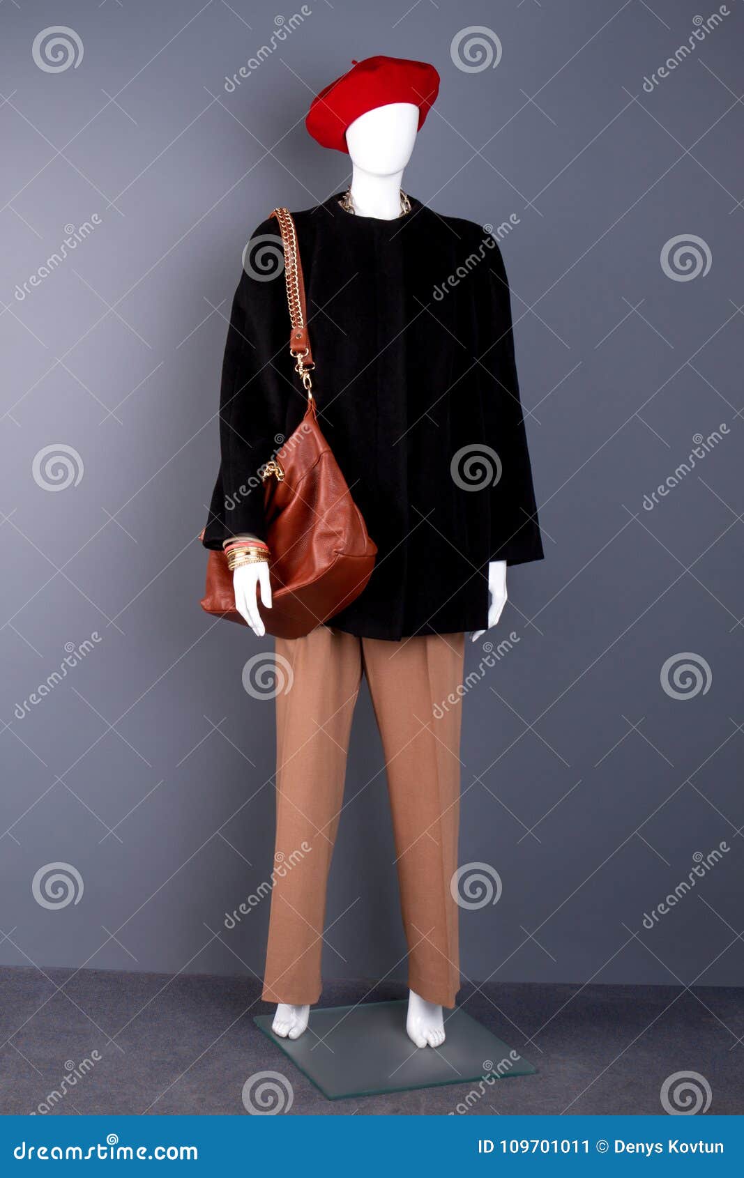 Full Length Mannequin in Modern Women Clothing. Stock Image - Image of ...