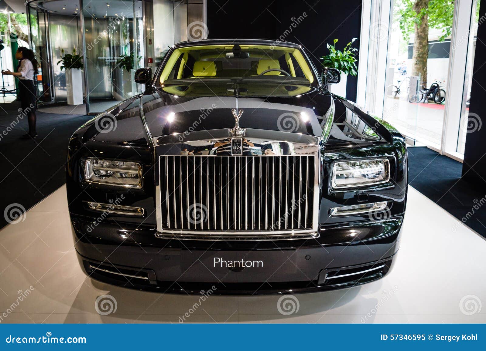 BERLIN  DECEMBER 21 2017 Showroom Fullsize Luxury Car RollsRoyce  Phantom VII Since 2003 Black And White Stock Photo Picture And Royalty  Free Image Image 92971898