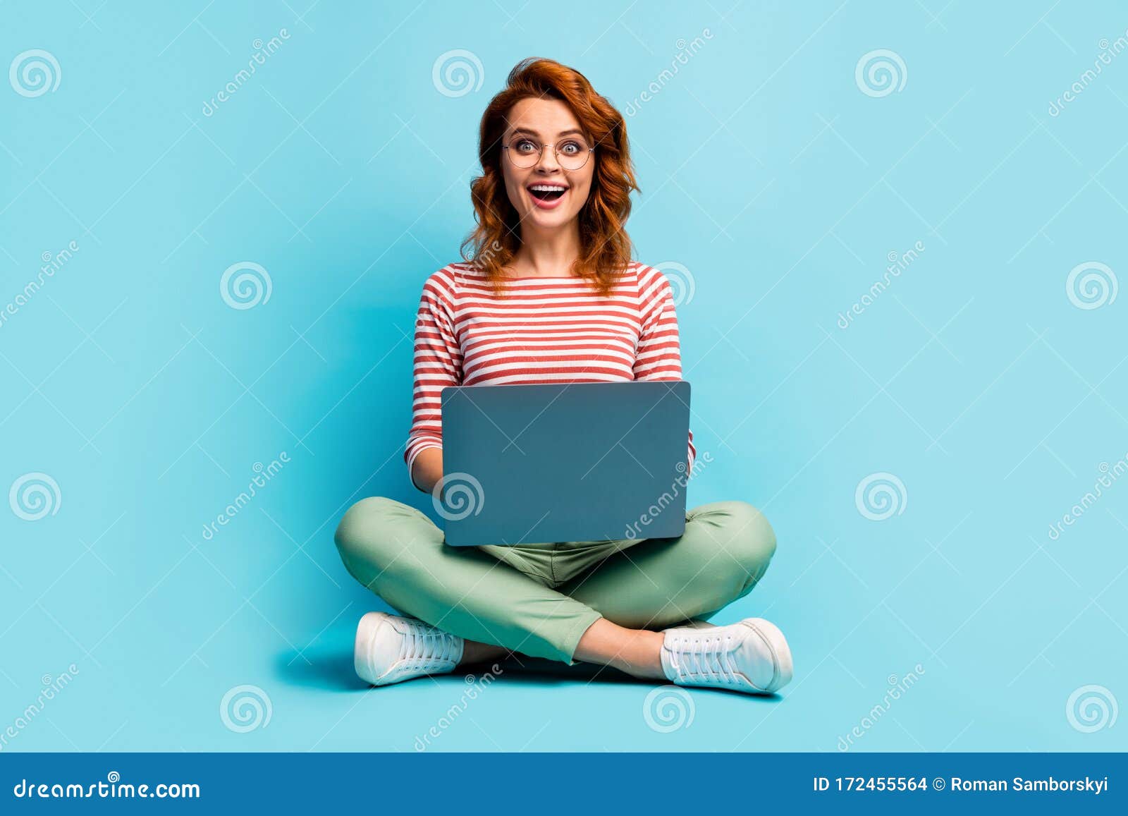 Full Size Photo of Crazy Astonished Girl Sit Floor Legs Crossed Work ...