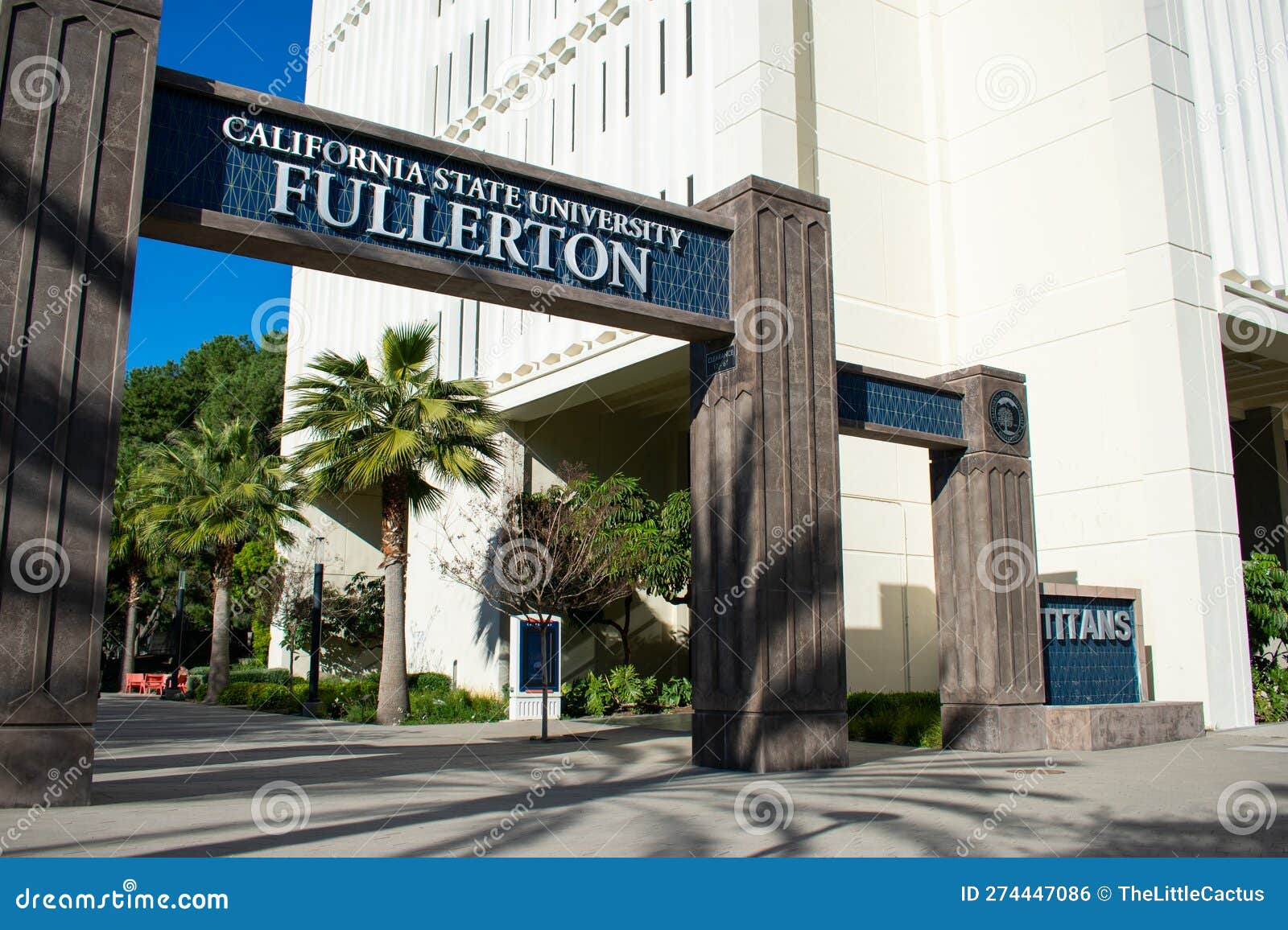Fullerton California March 2 2023 The Entrance Of California State i-survived-through-a-horrible-college-finals-week-cal-state
