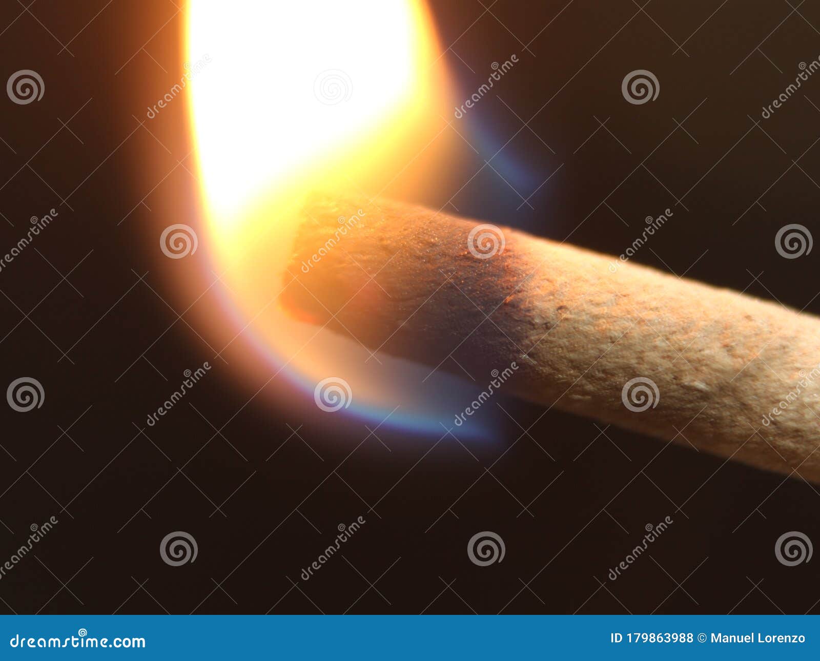 Cosa Significa Sentire Odore Di Incenso Fumo Di Incenso All'Aroma Odore Di Calore Che Durano Le Ceneri Del