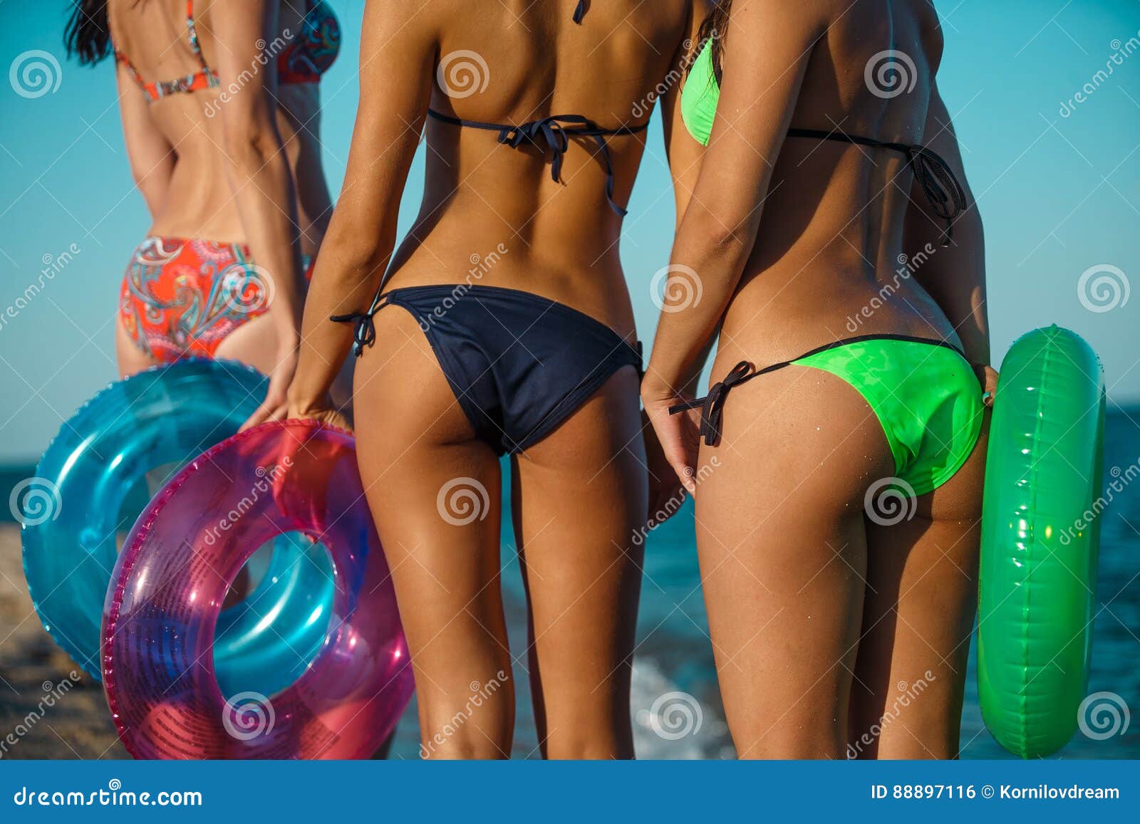 870 Retro Beach Girls Stock Photos