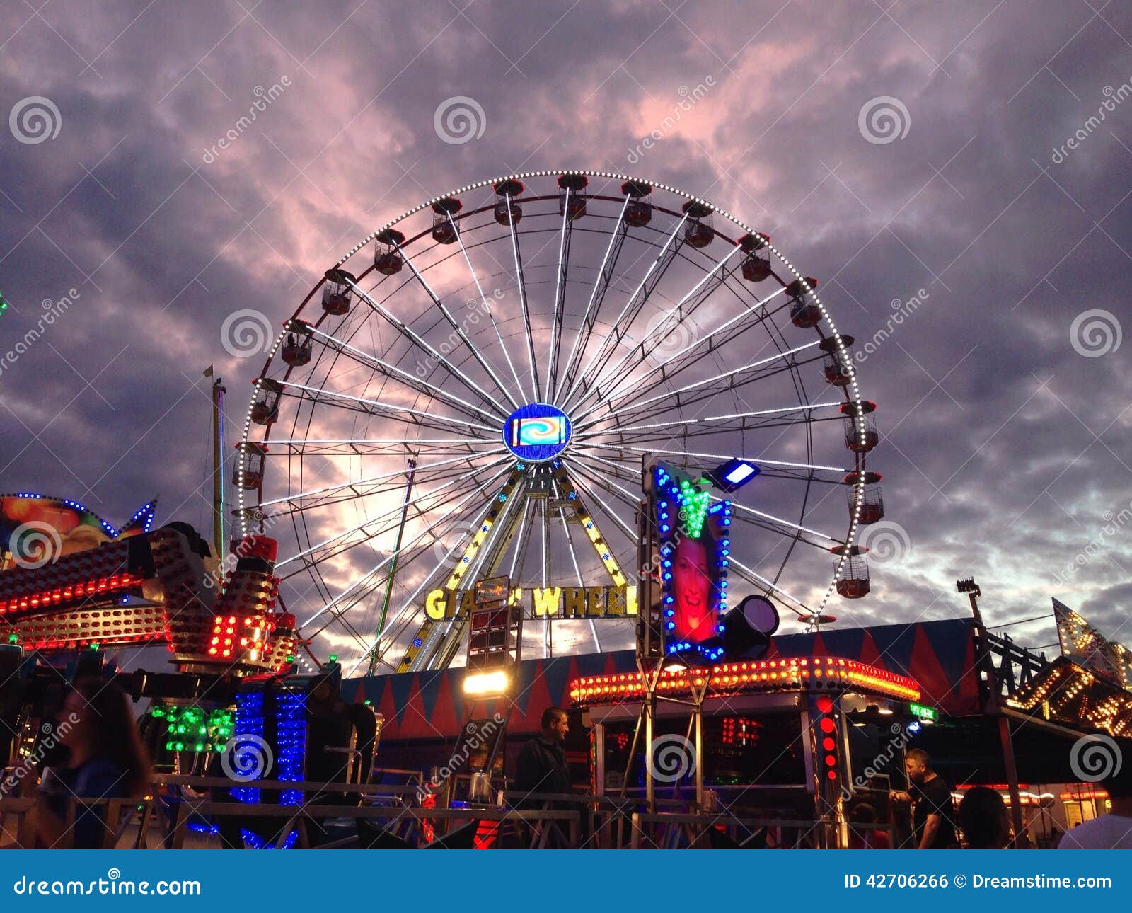 Fun fare newcastle editorial photo. Image of wheel, newcastle 42706266
