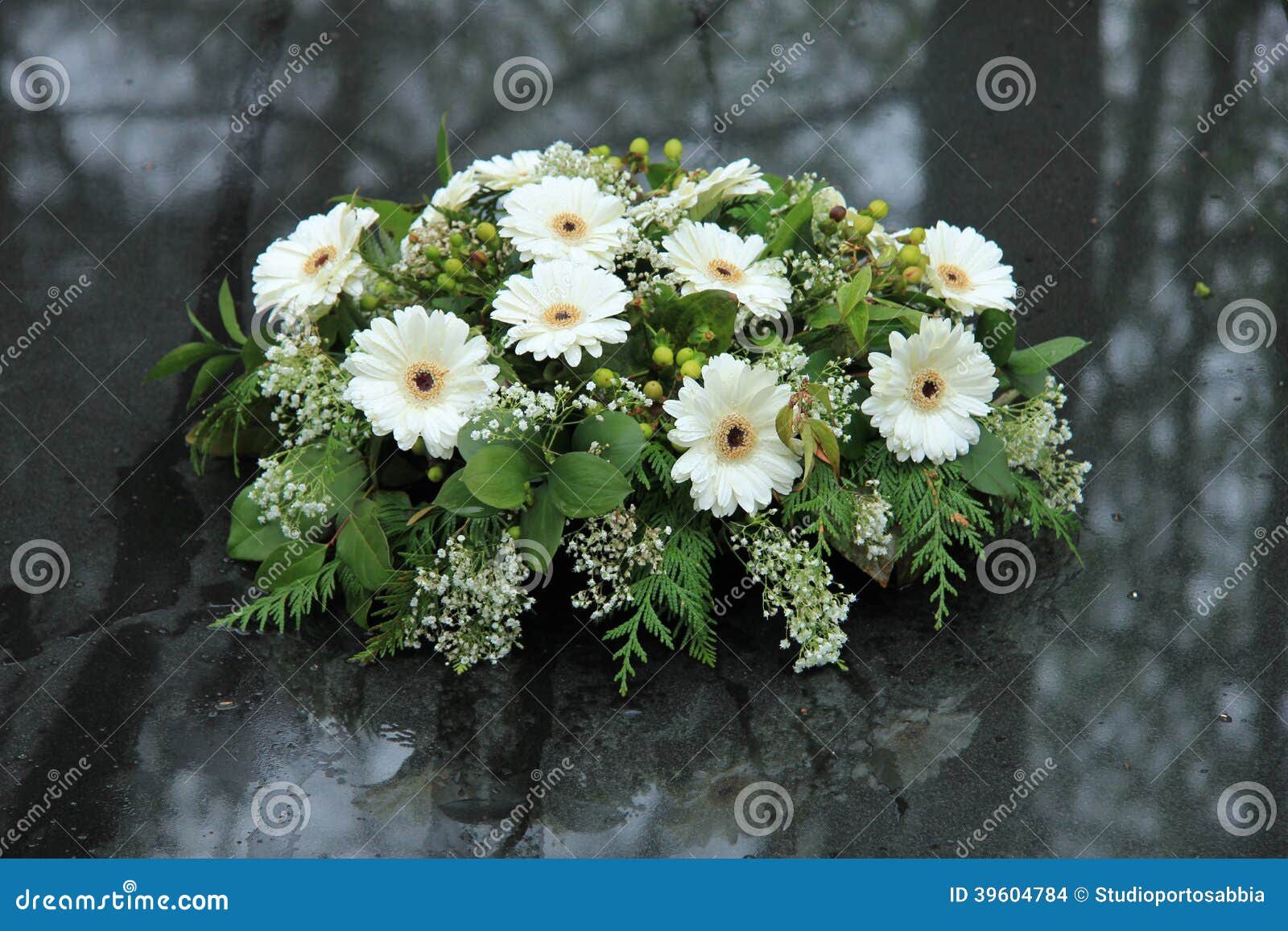 Funeral flowers on a tomb stock photo. Image of flowers 39604784