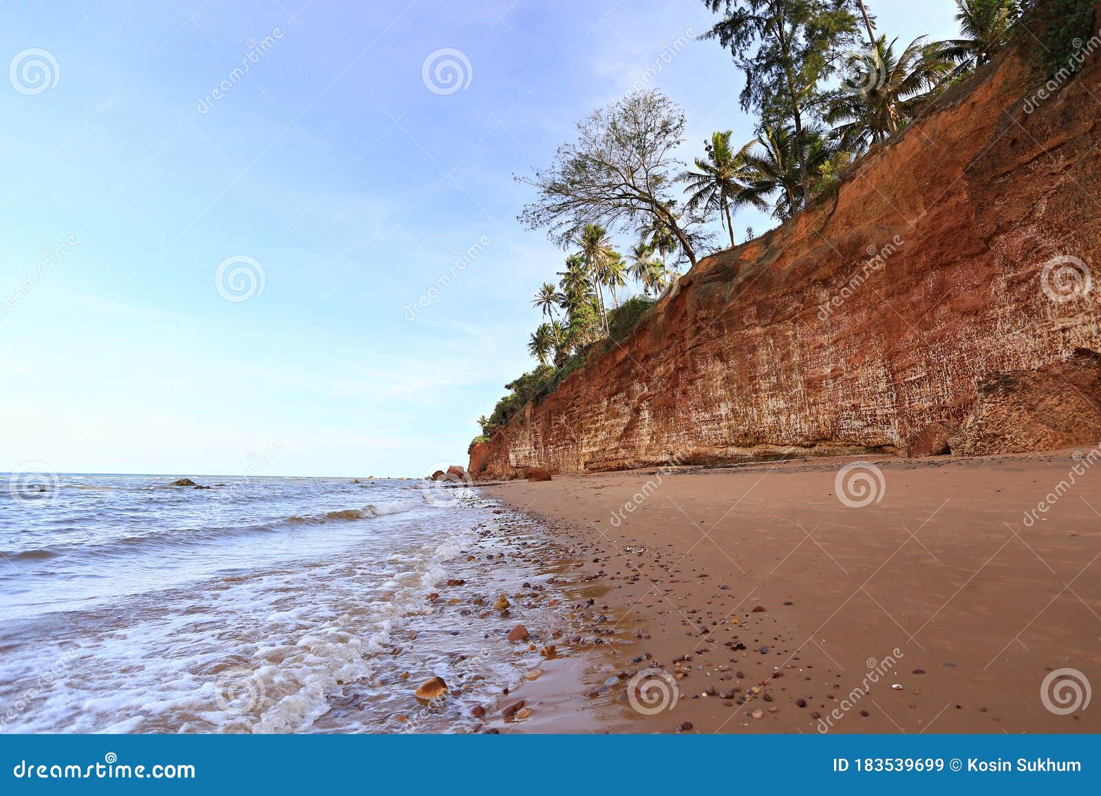 fung daeng beach (red cliffs beach)