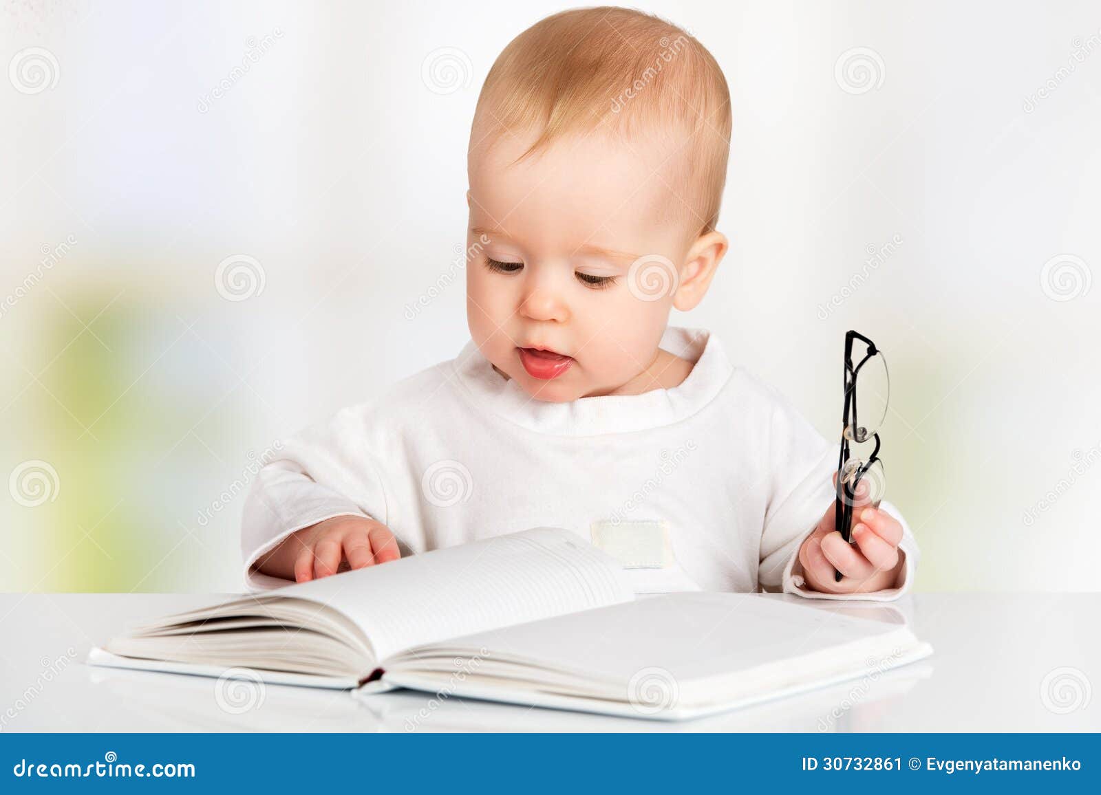 5,142 Book Funny Person Reading Stock Photos - Free & Royalty-Free Stock Photos from Dreamstime 5,142 Book Funny Person Reading Stock Photos - Free & Royalty-Free Stock Photos from Dreamstime