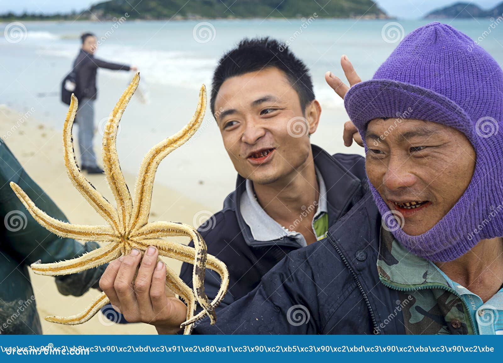 funny-chinese-fishermen-motorcycle-troy-china-province-senjou-hainan-island-beach-sheraton-46083270.jpg