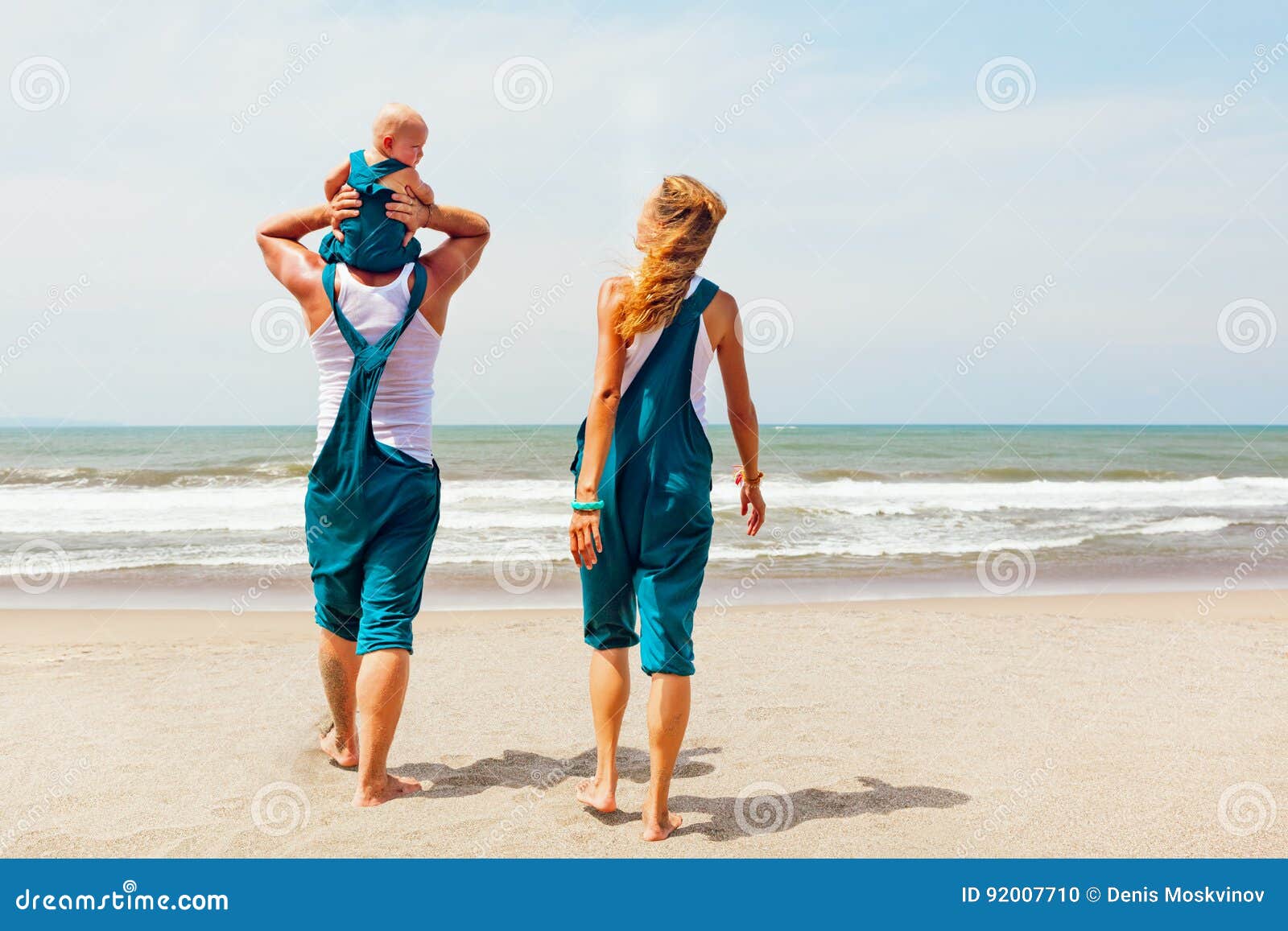 Funny Family Walking on the Sea Beach Stock Photo - Image of joyful,  family: 92007710