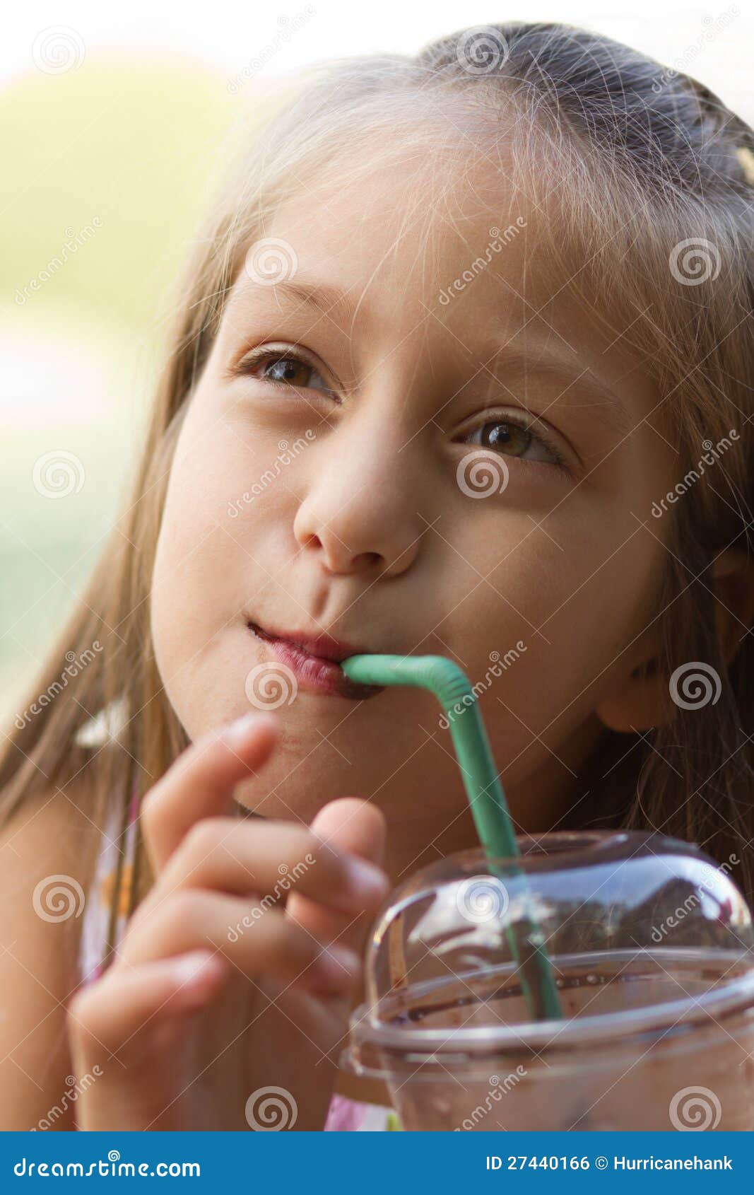 маленькая девочка пьет сперму фото 81