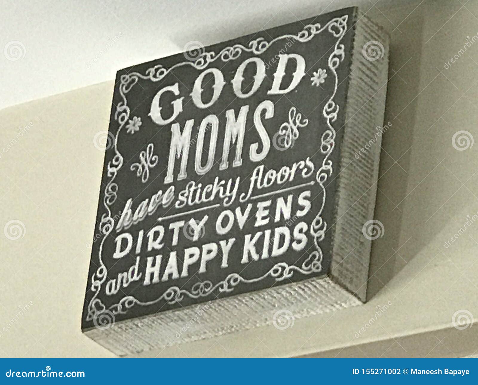 Funny Quote from a Motherâ€™s Kitchen Editorial Photography - Image of quote,  funny: 155271002