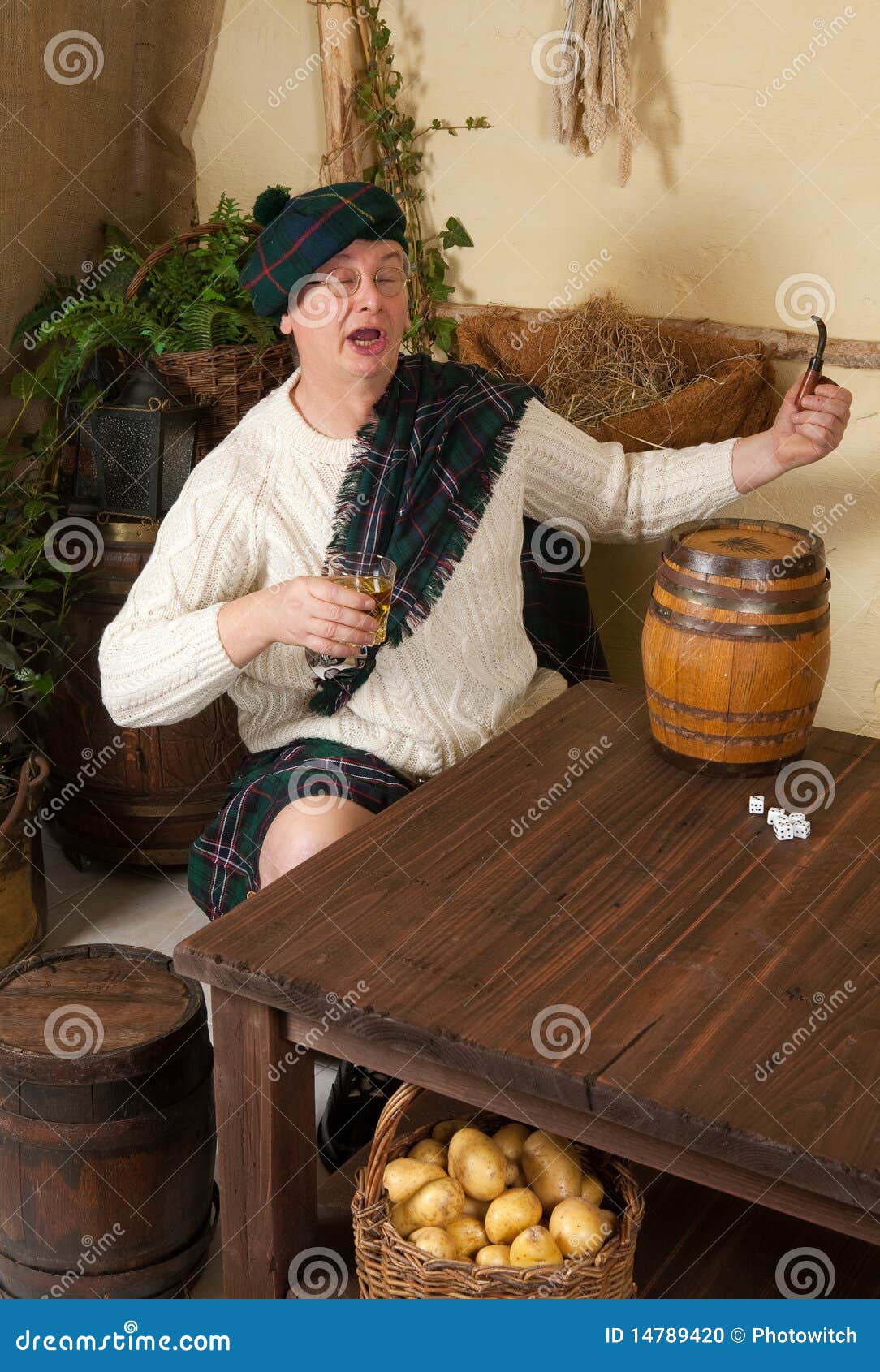 funny-scotsman-drinking-whisky-14789420.jpg