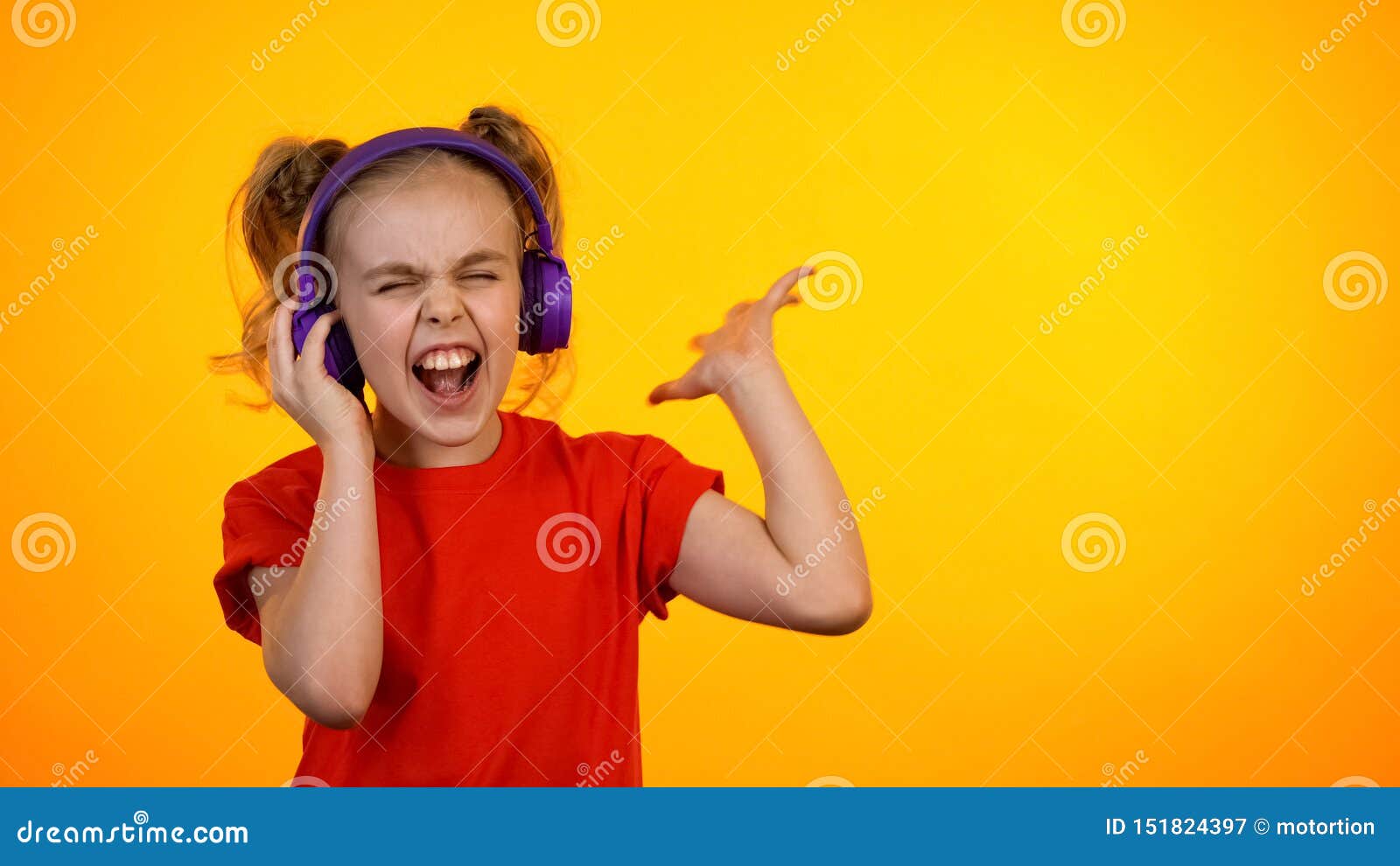 16,219 Funny Song Stock Photos - Free & Royalty-Free Stock Photos from  Dreamstime