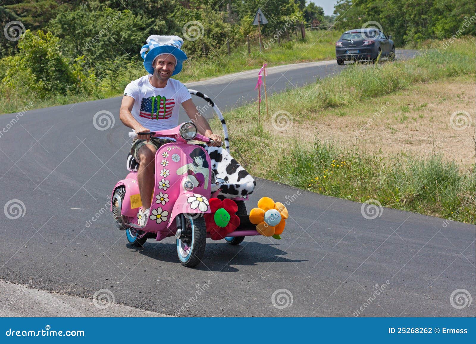 pink vespa with sidecar