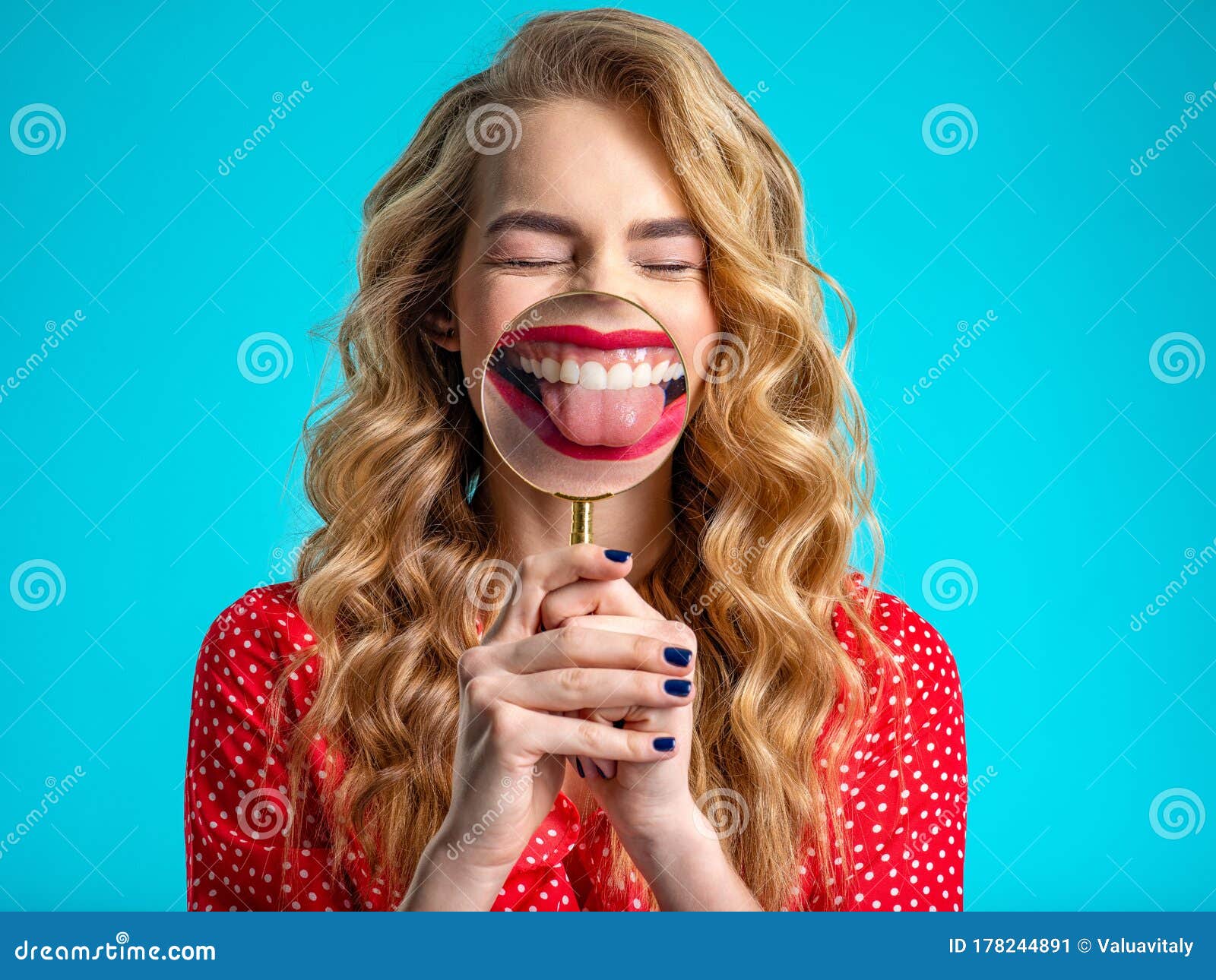Funny Young Woman Holds a Magnifying Glass in Front of Mouth. Portrait of a Crazy  Girl a Fun Emotions. Funny Girl Stock Image - Image of mood, isolated:  178244891