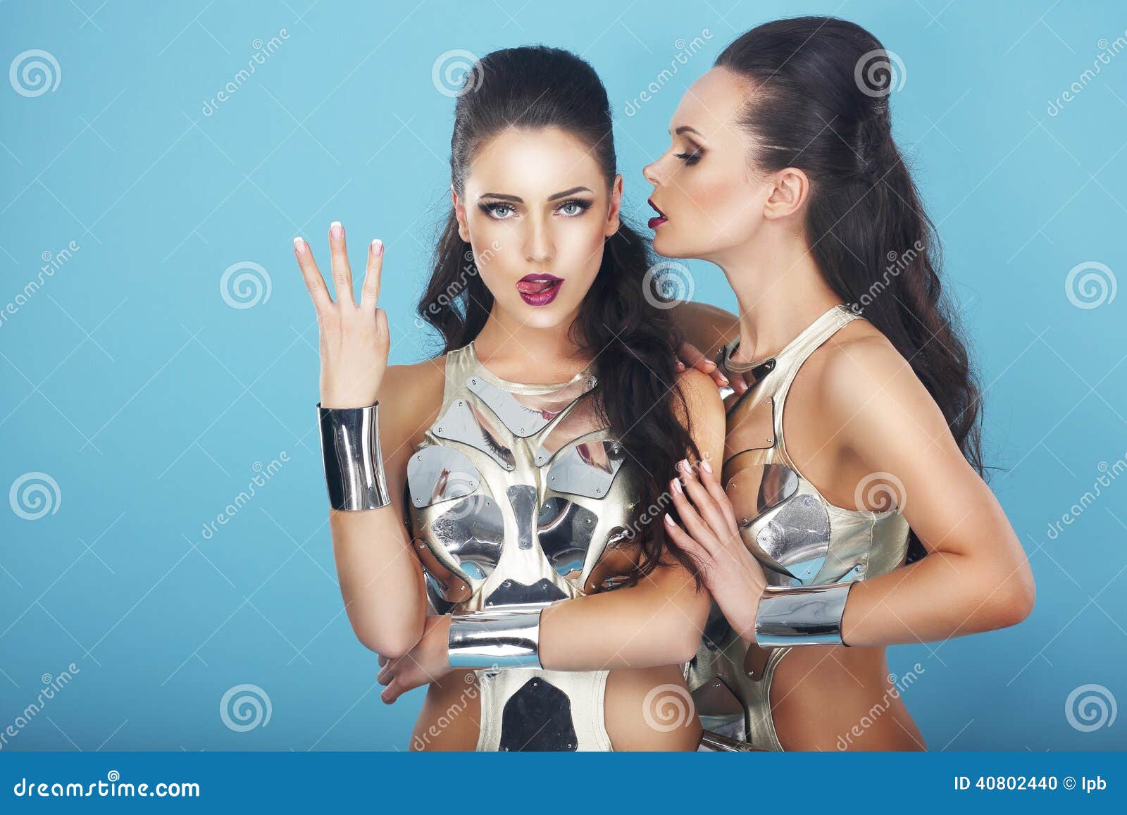 funnyl showy females gesturing and grimacing