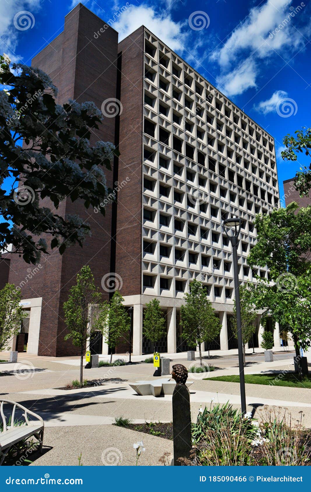 Studiet værtinde eksegese Furnas Hall at the University of Buffalo Stock Photo - Image of university,  sciences: 185090466