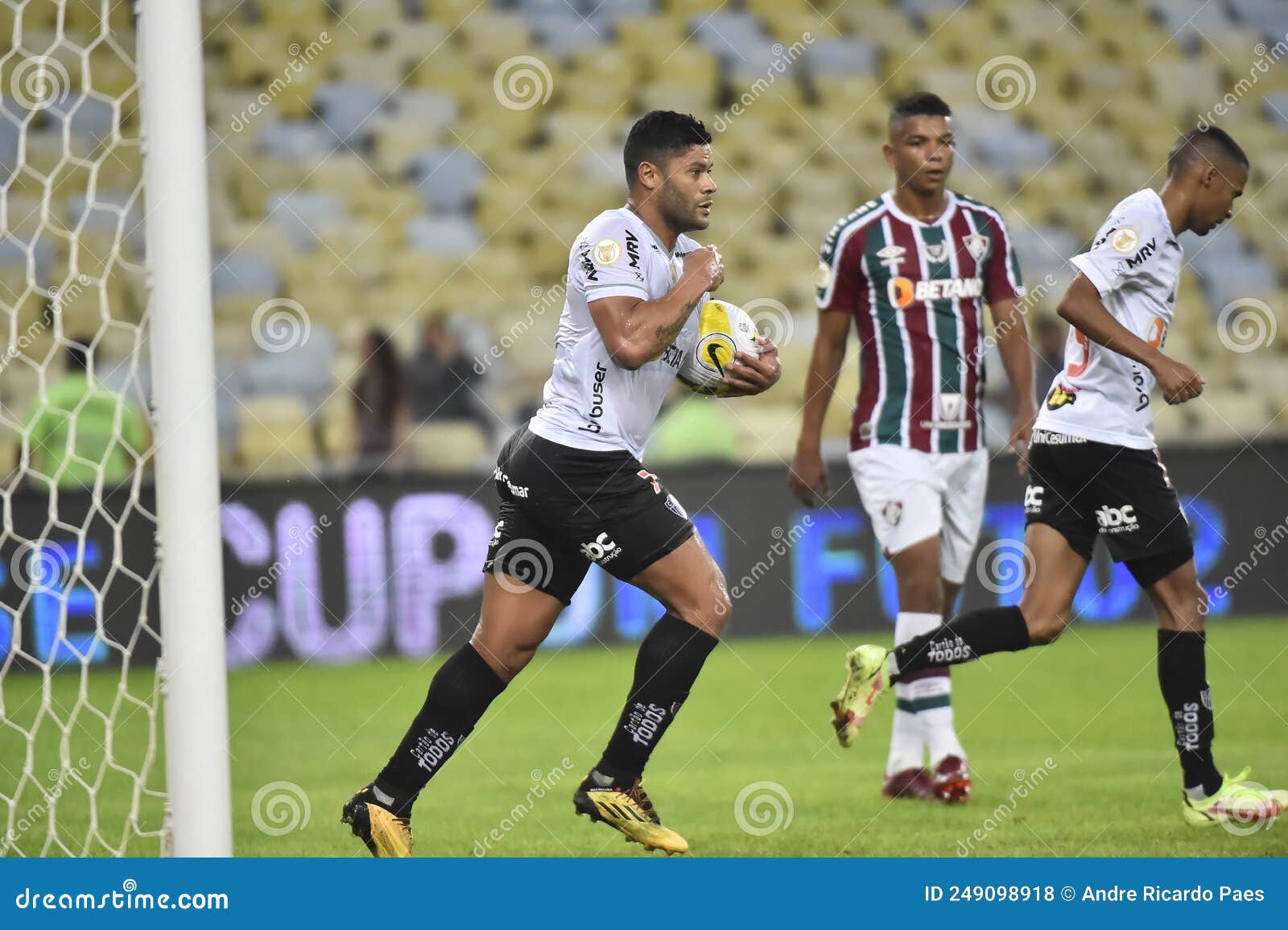 Futebol brasil fluminense fotografia editorial. Imagem de jogo - 251193102