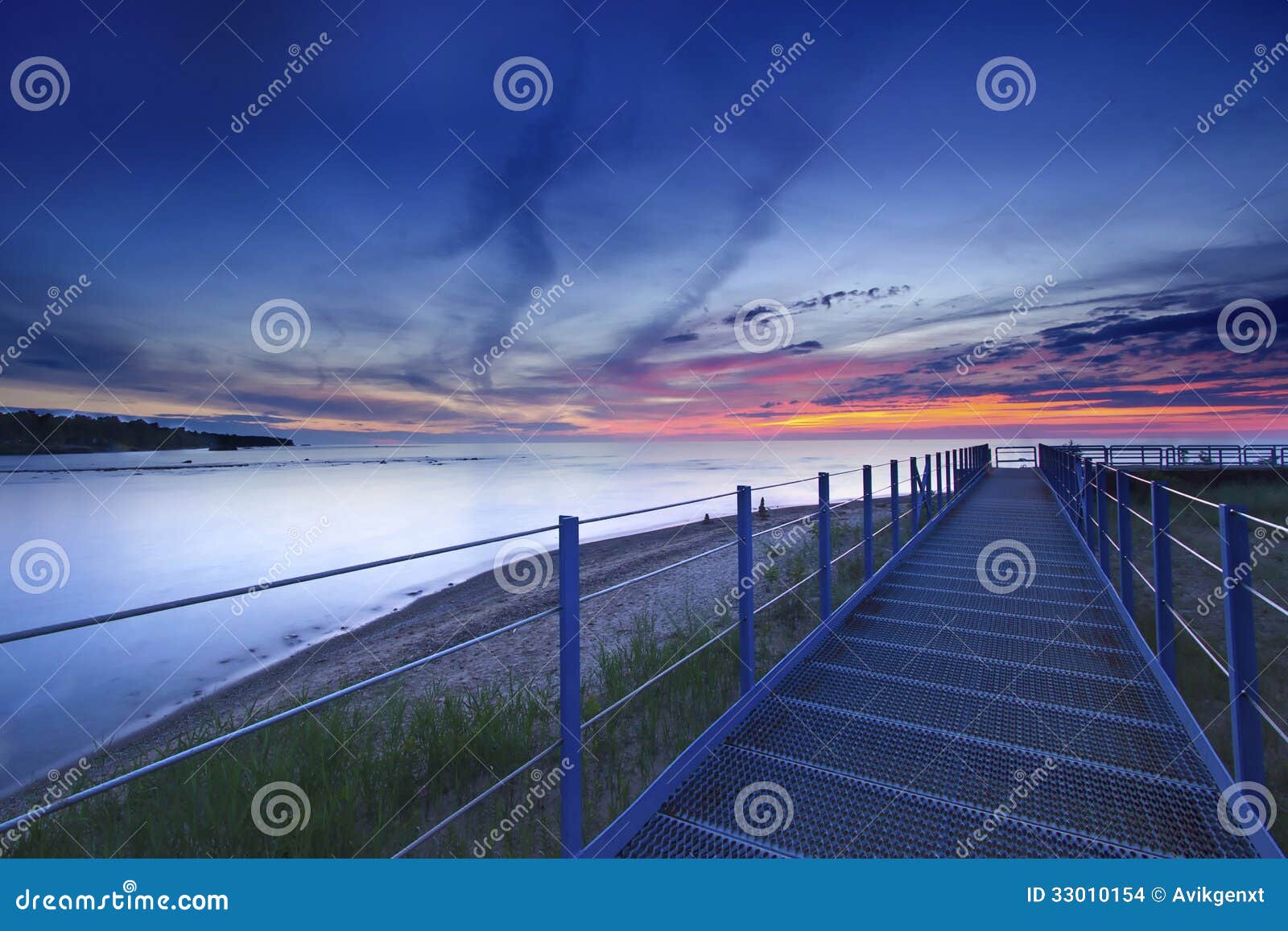 Färgrik solnedgång på Lake Erie. Färgrik solnedgång på Erie sjön, Michigan, USA