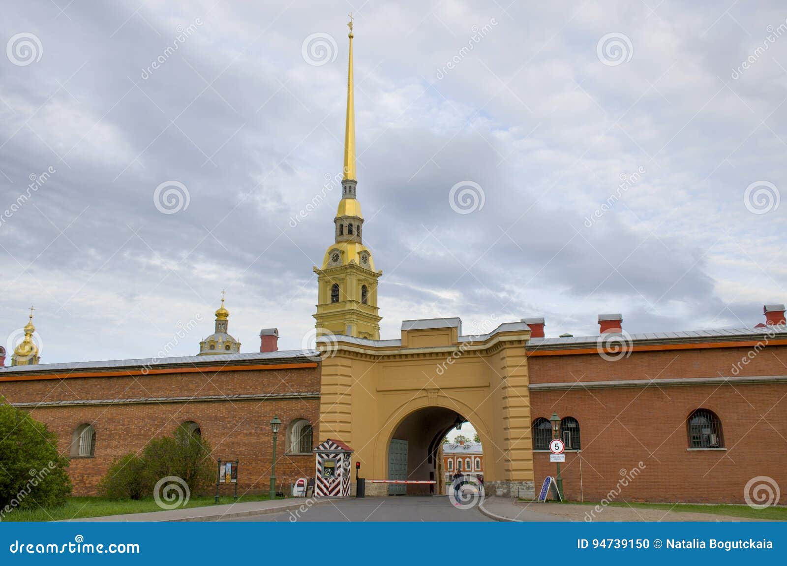 Fästningen i St Petersburg arkitektur. Fästningen i Petersburg arkitektur Ryssland