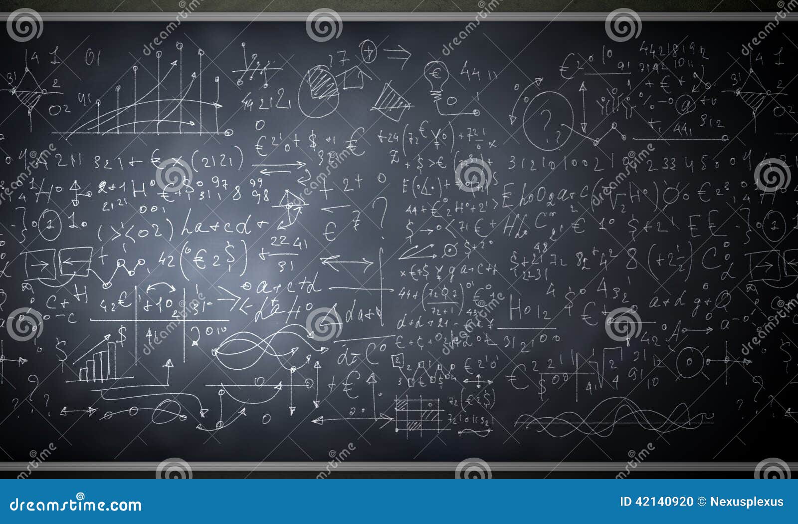 Fórmulas e figuras. Imagem de fundo do quadro-negro com desenhos da ciência